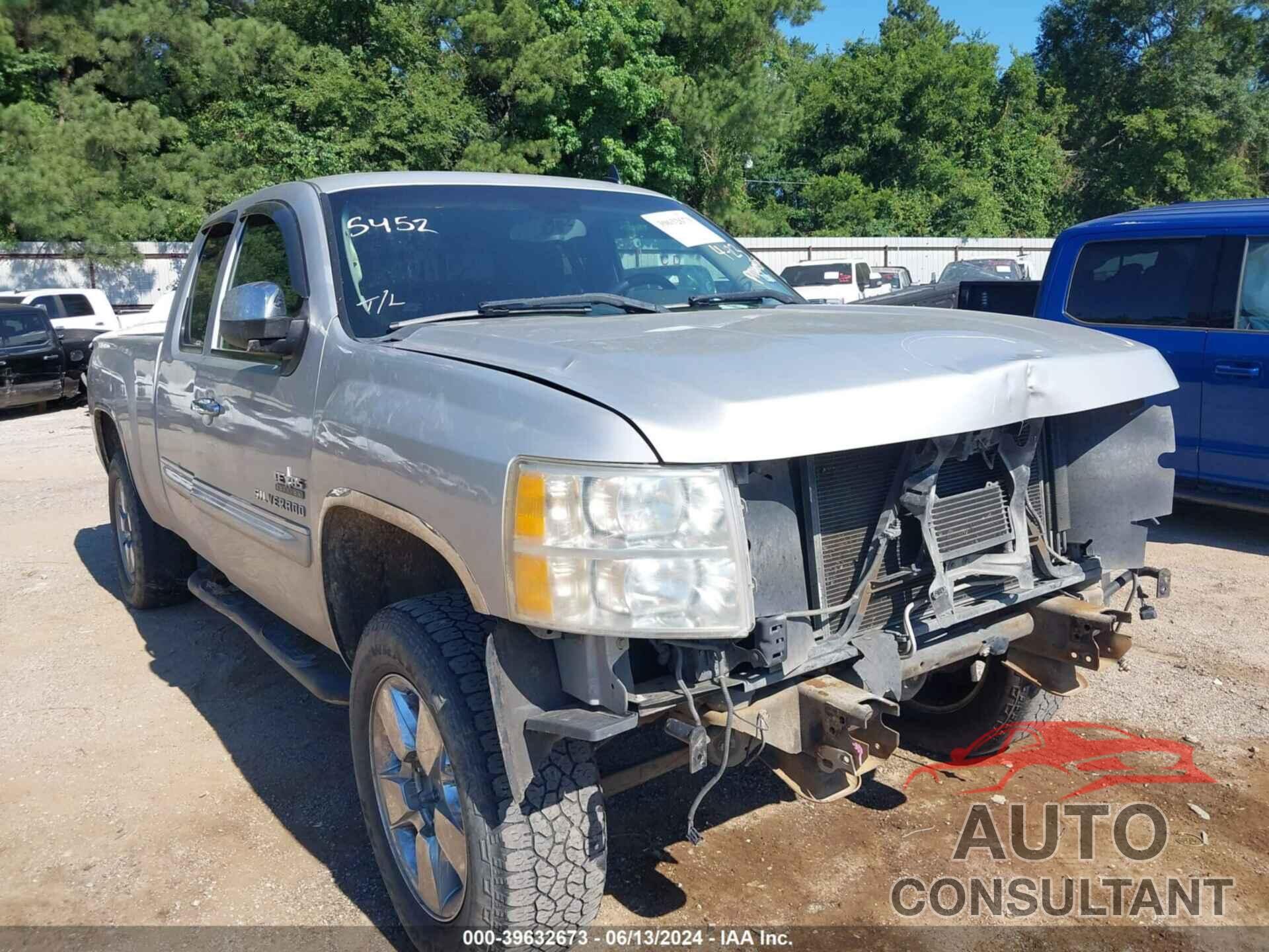 CHEVROLET SILVERADO 1500 2010 - 1GCSKSE35AZ298883