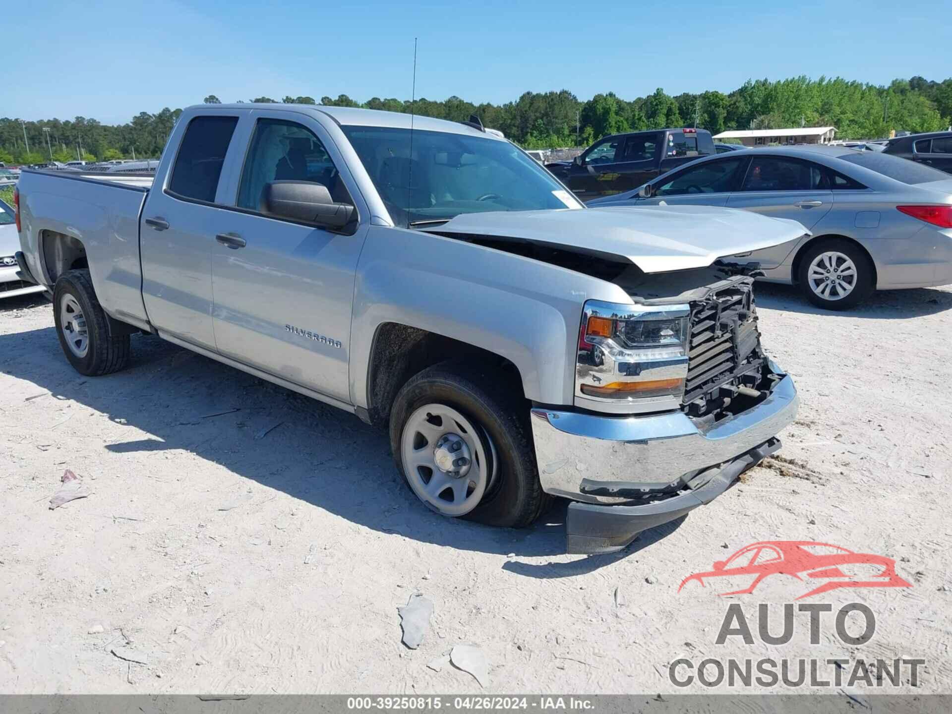 CHEVROLET SILVERADO 1500 2018 - 1GCRCNEC2JZ104601