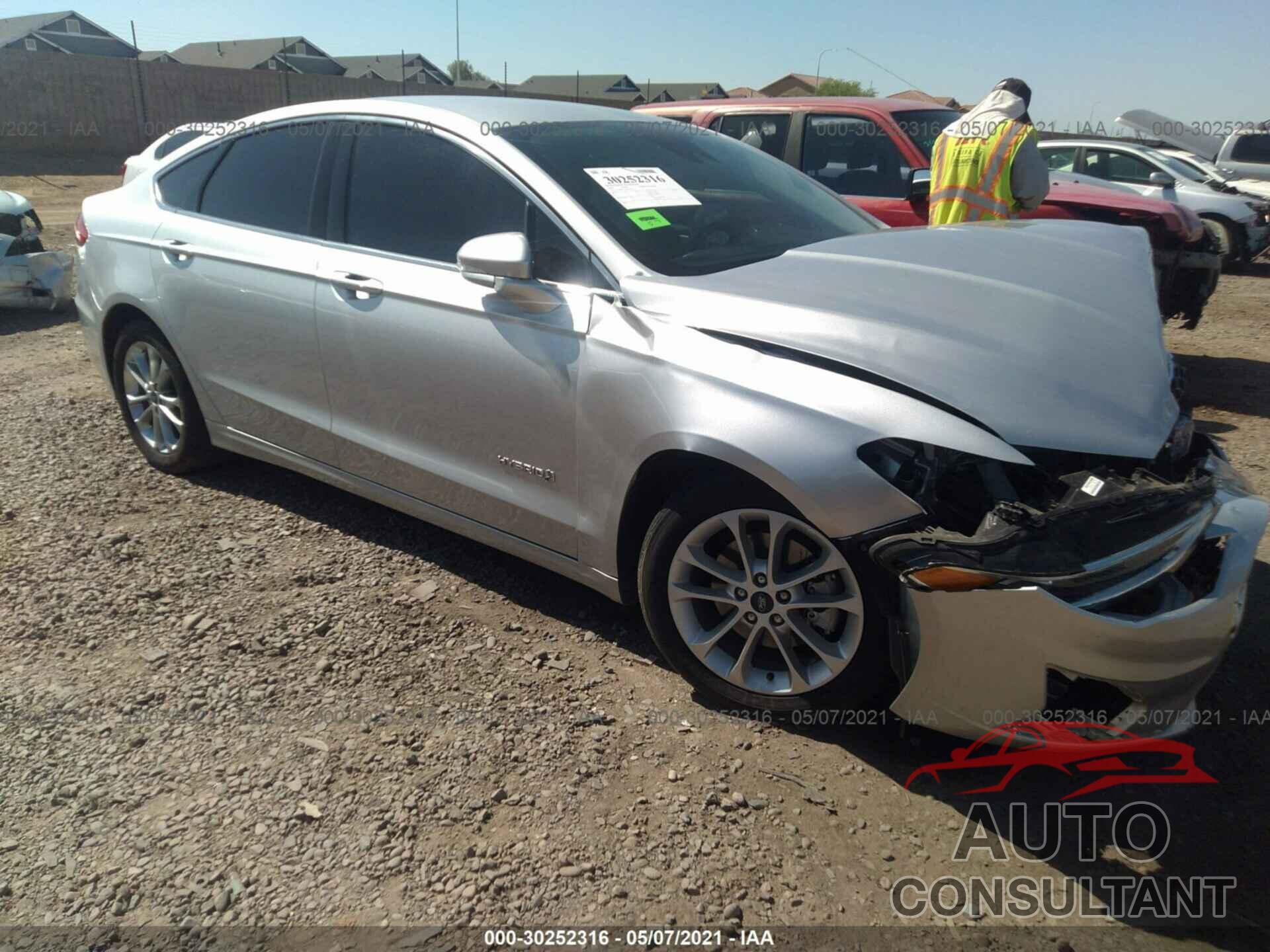 FORD FUSION HYBRID 2019 - 3FA6P0MUXKR259221