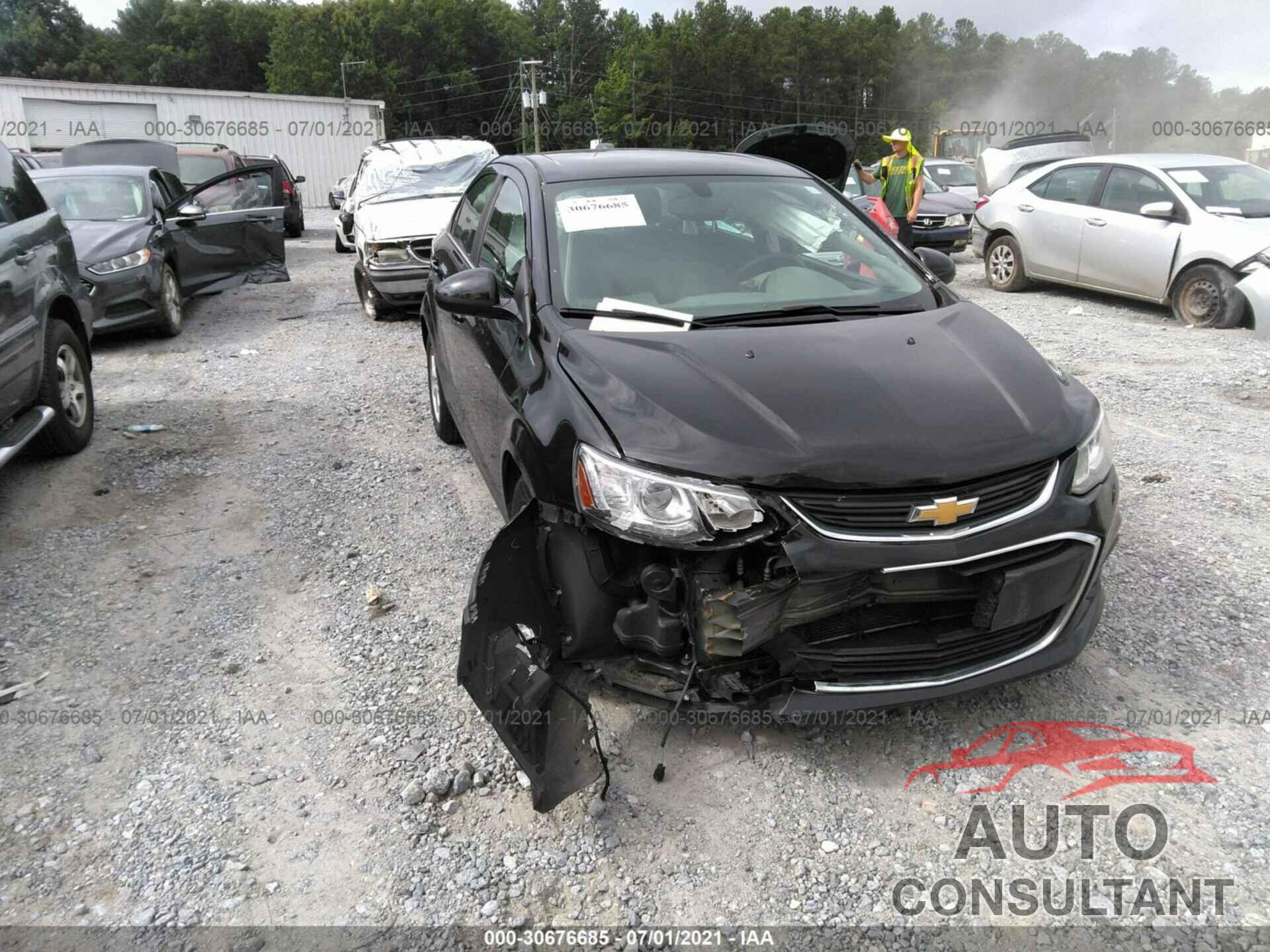 CHEVROLET SONIC 2017 - 1G1JD5SH9H4176535
