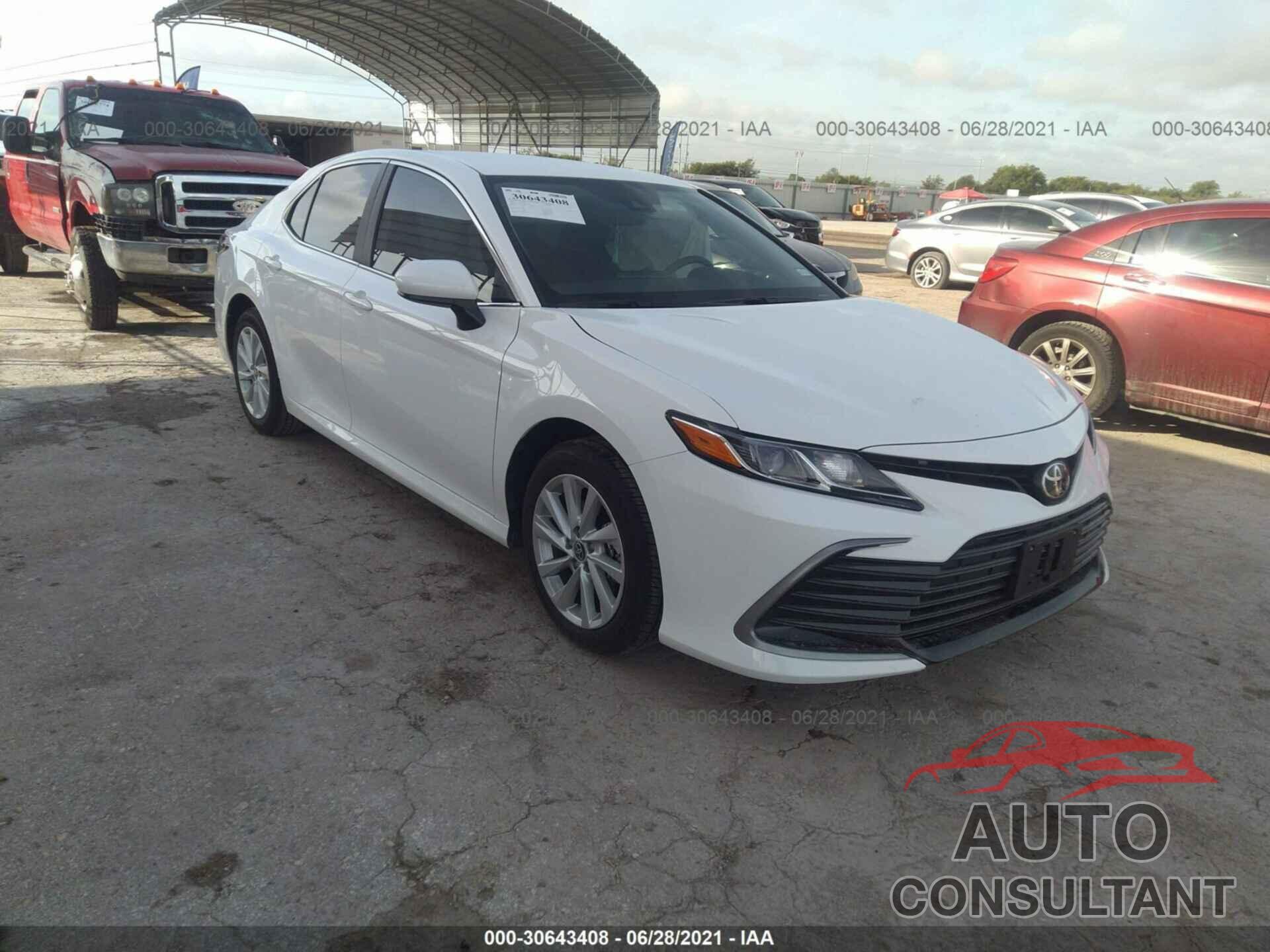 TOYOTA CAMRY 2021 - 4T1C11AK5MU552278