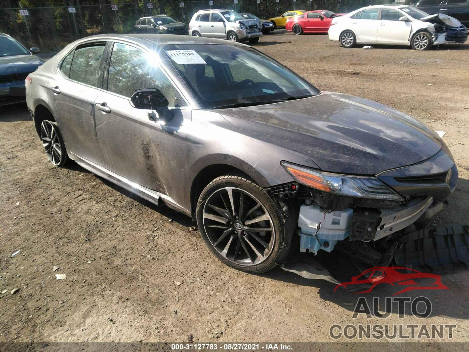 TOYOTA CAMRY 2018 - 4T1B61HK3JU142867