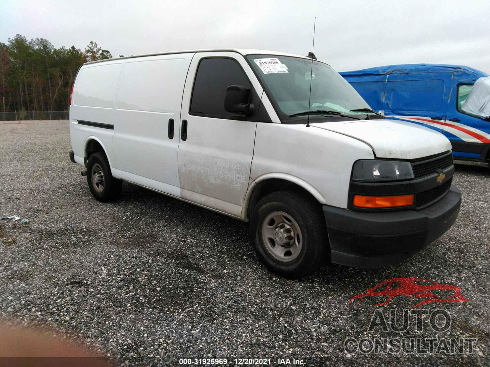 CHEVROLET EXPRESS CARGO VAN 2018 - 1GCWGAFP7J1301375