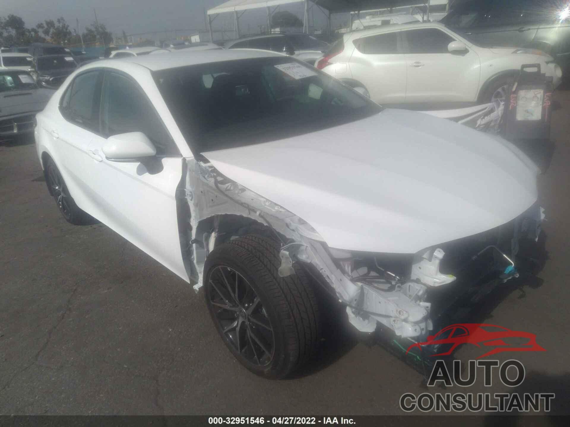 TOYOTA CAMRY 2022 - 4T1T11AK4NU658741
