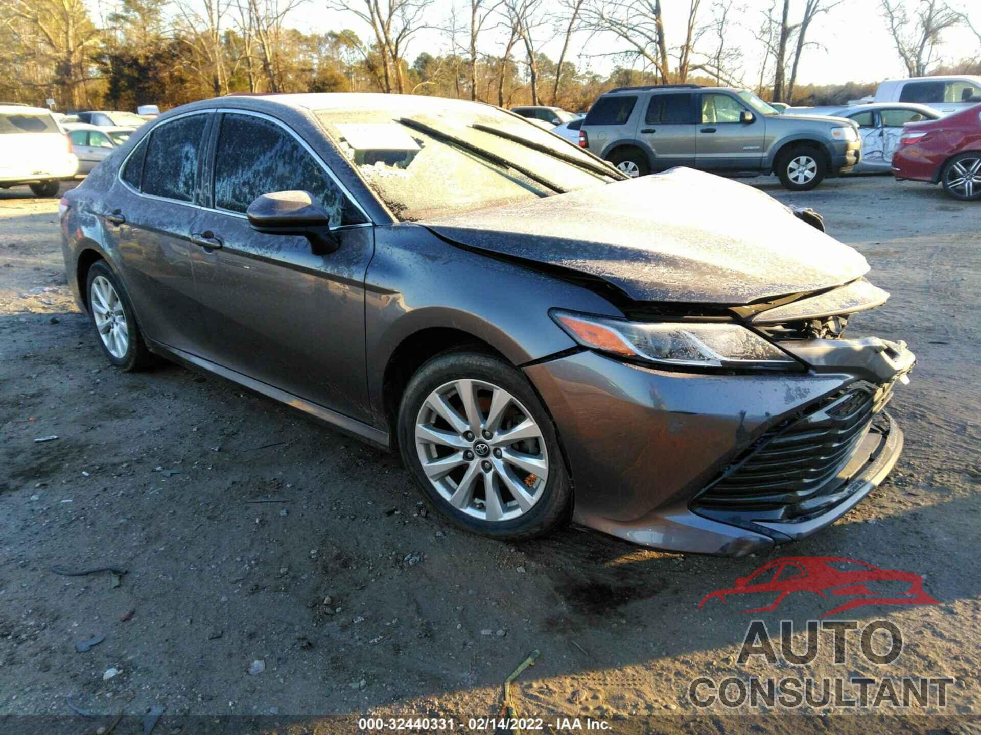 TOYOTA CAMRY 2018 - 4T1B11HK7JU521398