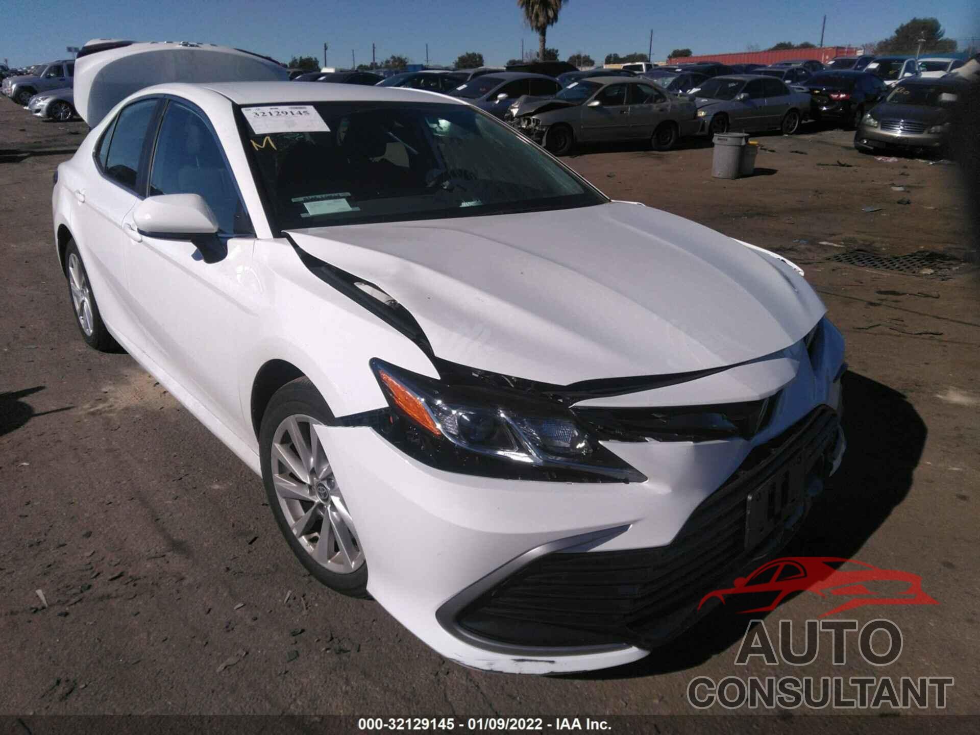 TOYOTA CAMRY 2021 - 4T1C11AK5MU543659