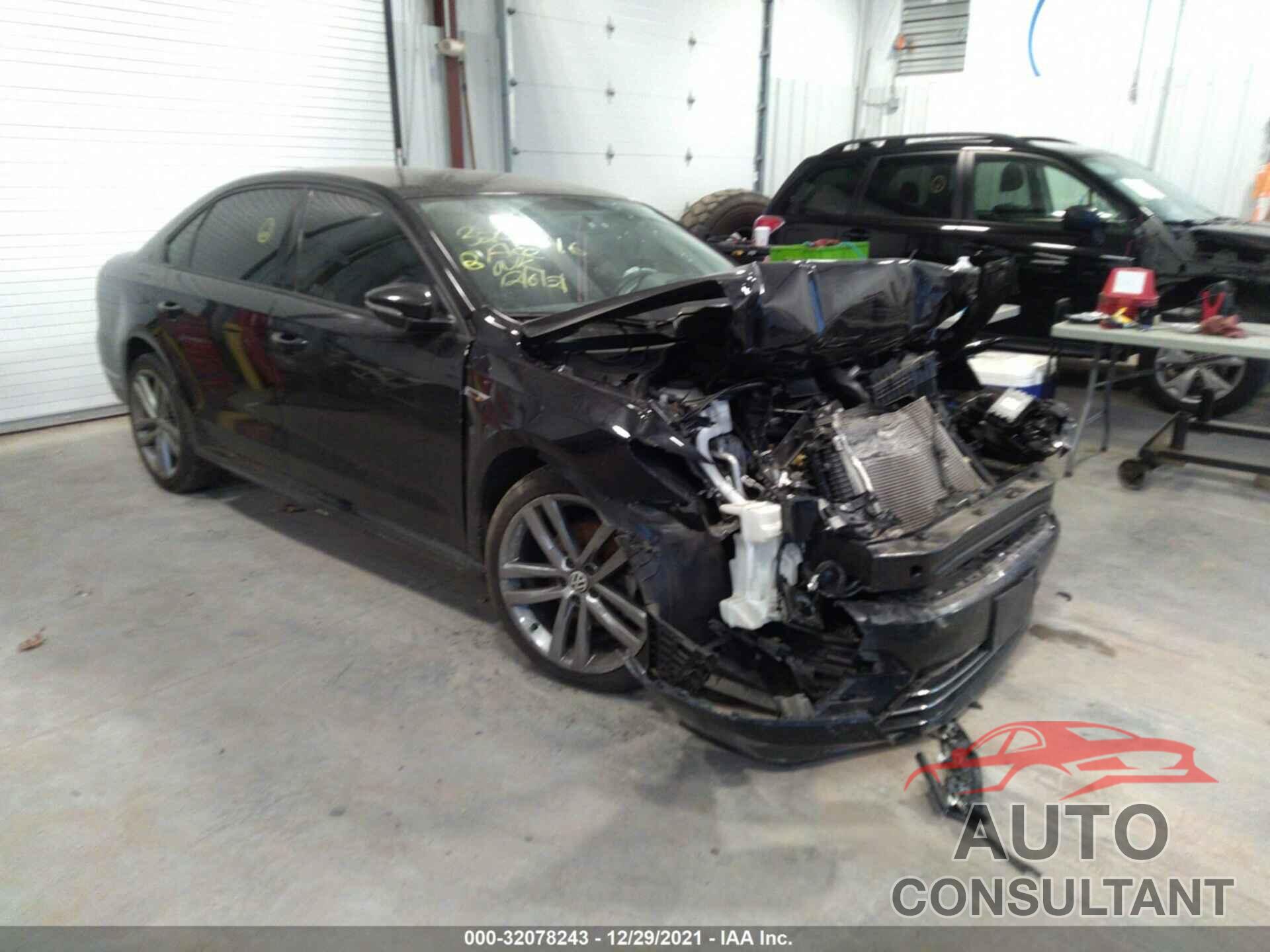 VOLKSWAGEN PASSAT 2018 - 1VWAA7A31JC028552