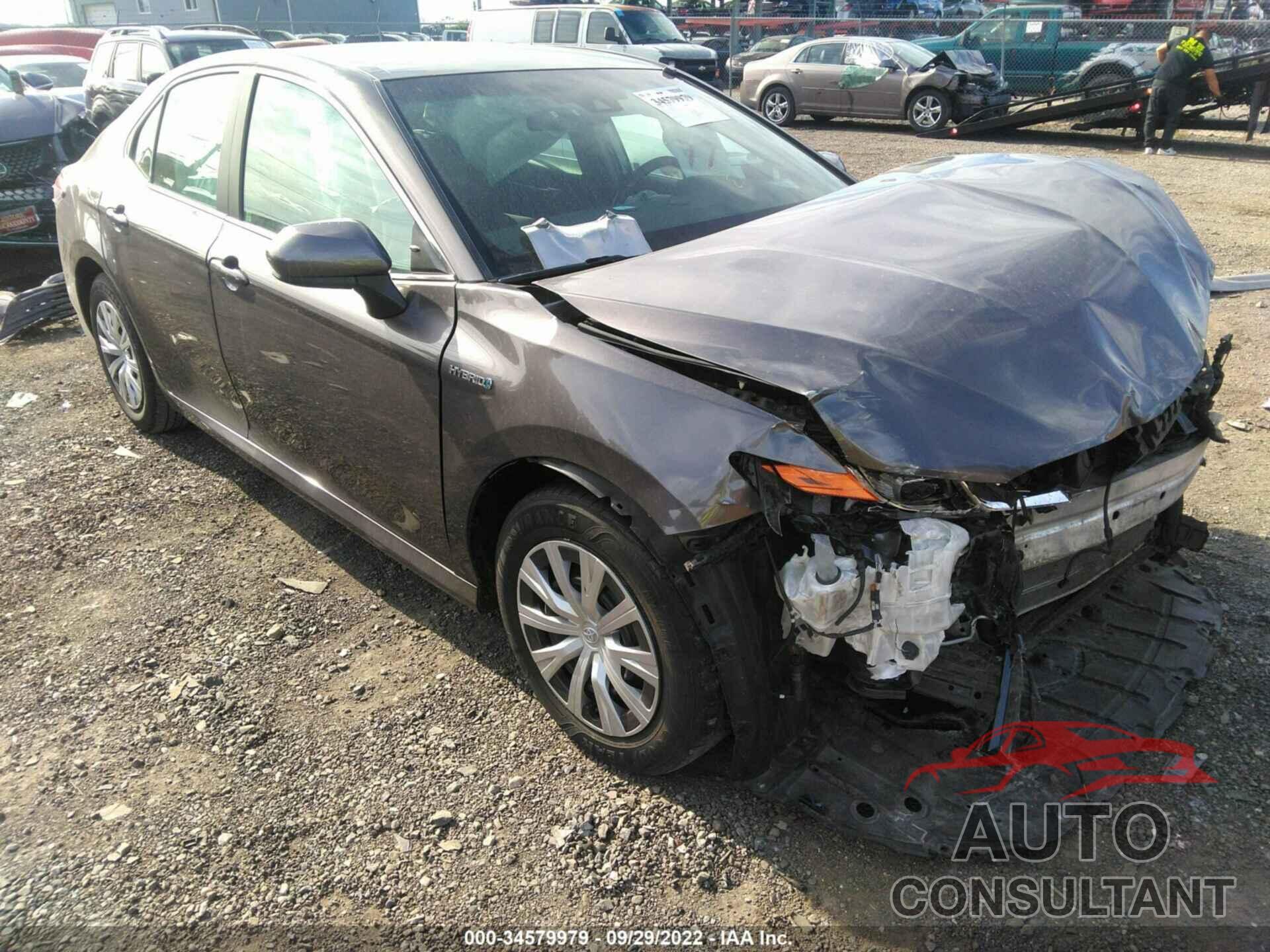 TOYOTA CAMRY 2018 - 4T1B31HK4JU004523