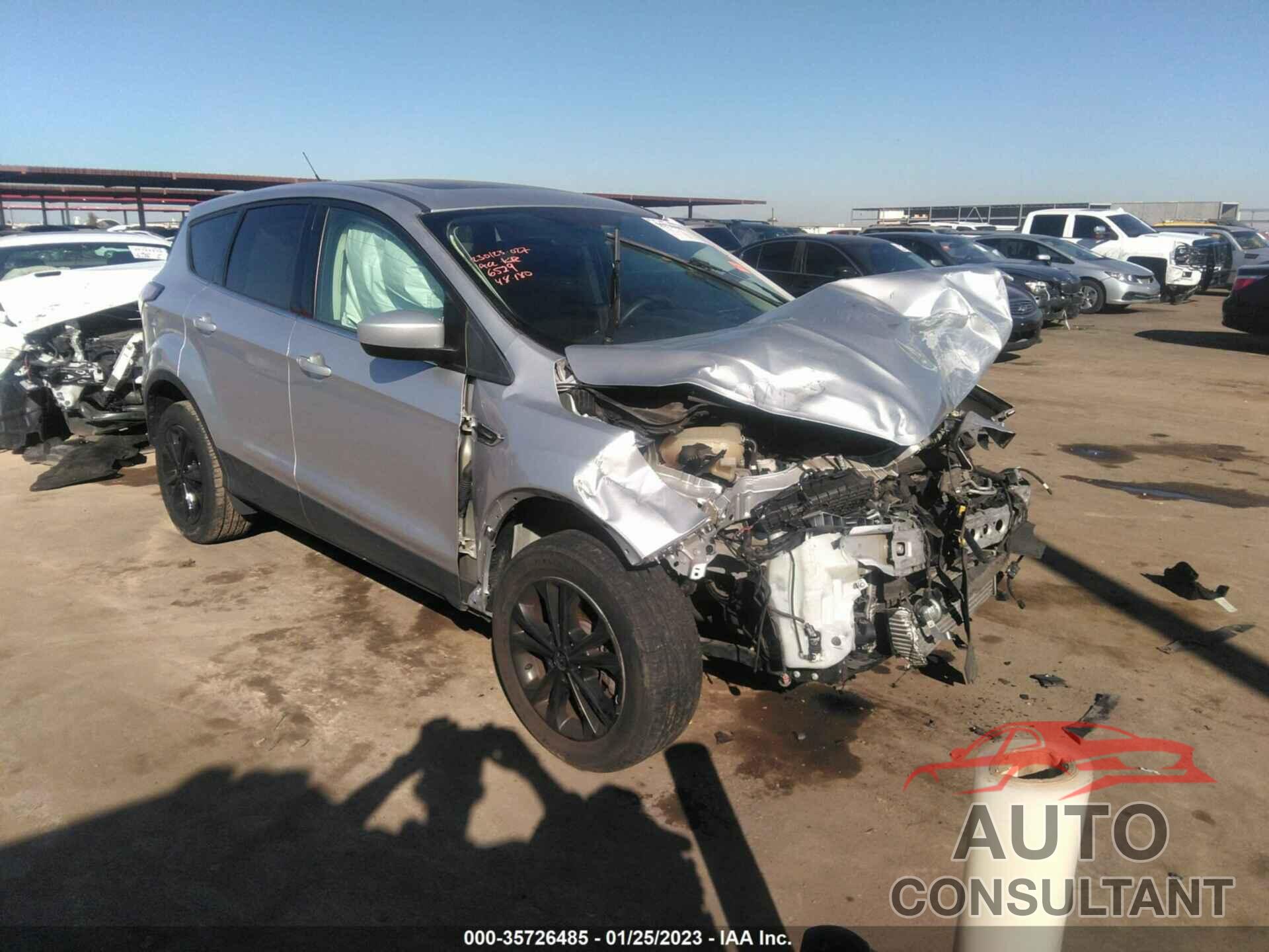 FORD ESCAPE 2017 - 1FMCU0G90HUC96529