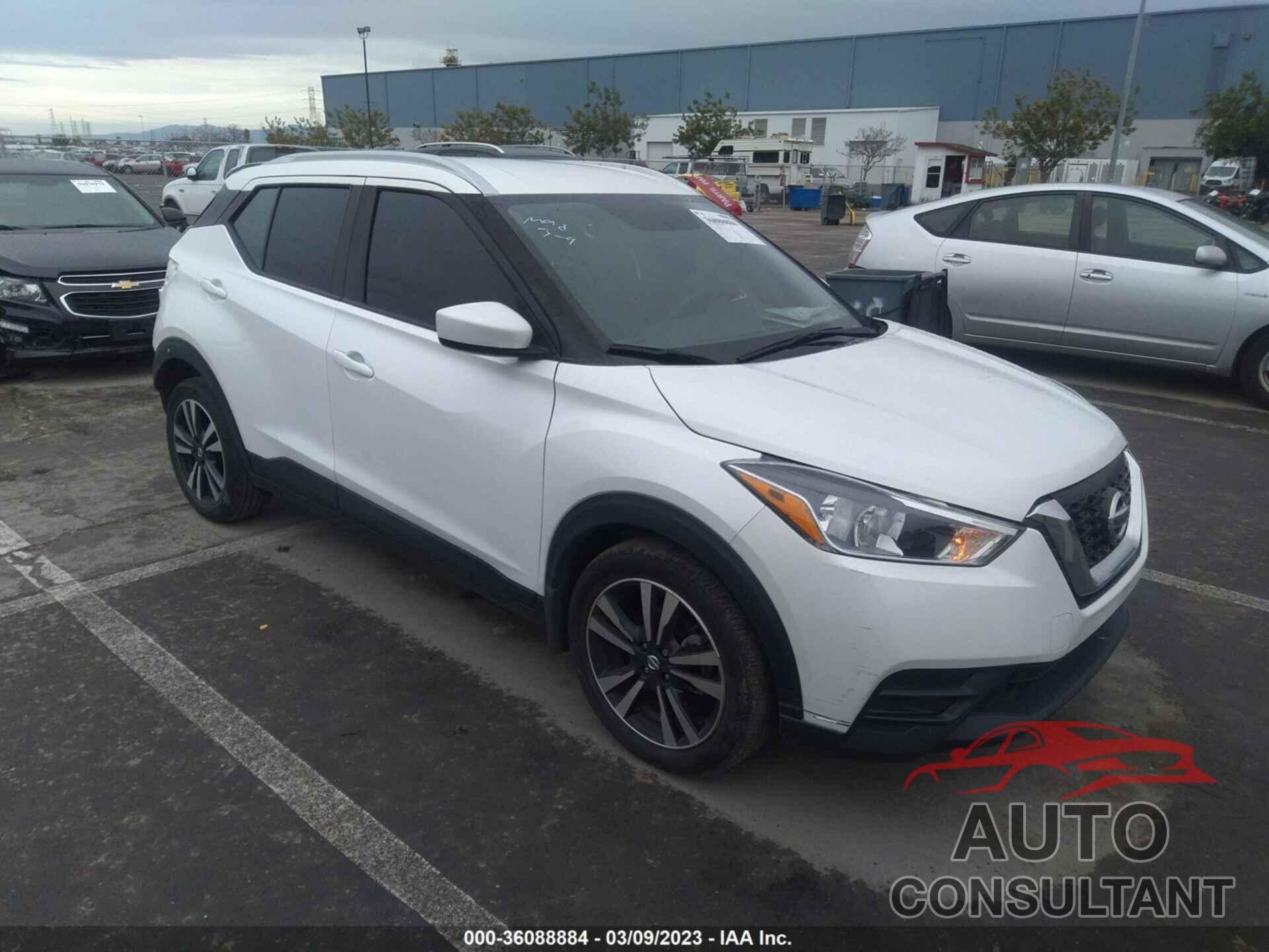 NISSAN KICKS 2018 - 3N1CP5CUXJL525398