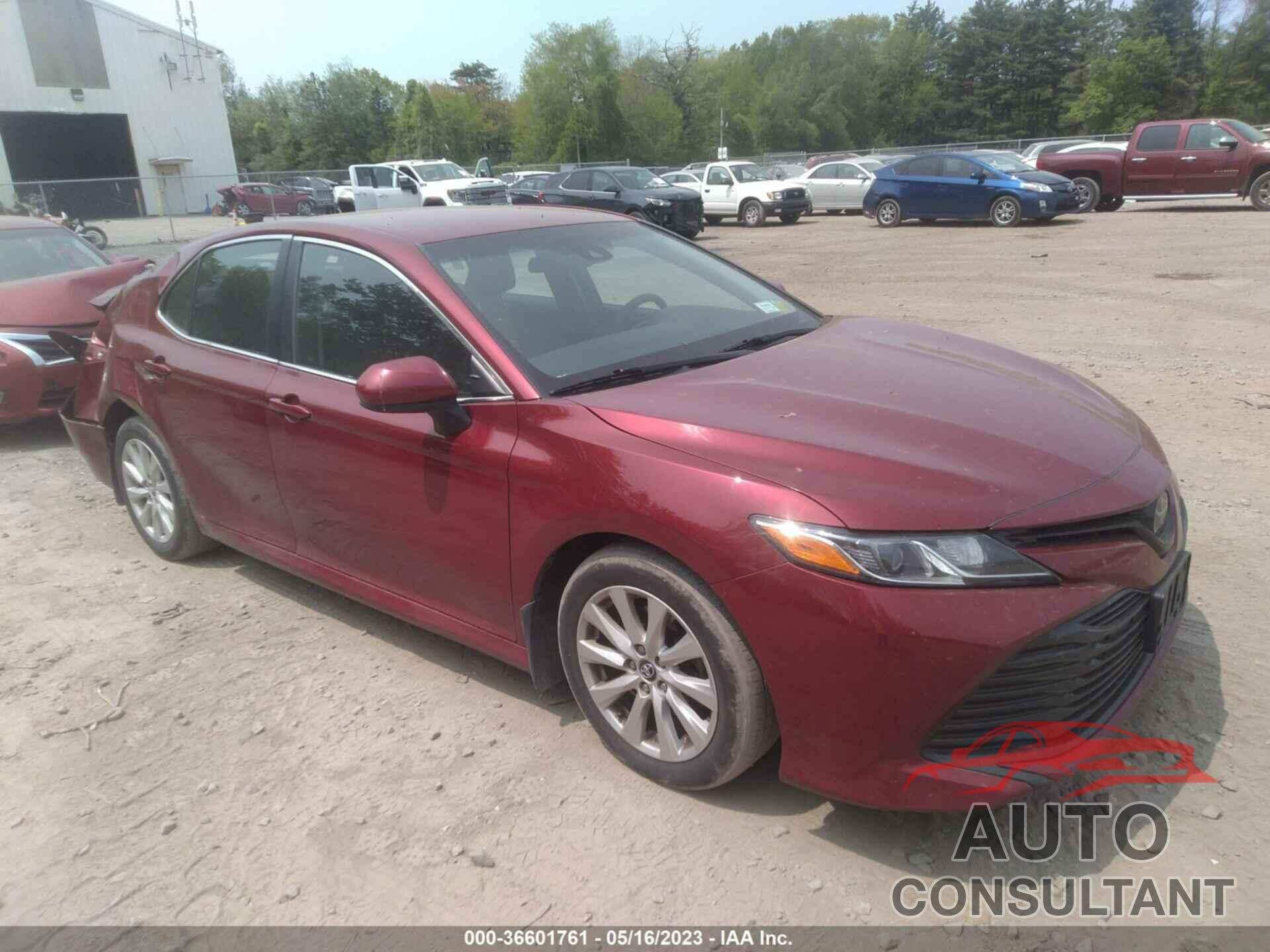 TOYOTA CAMRY 2018 - 4T1B11HK5JU656475