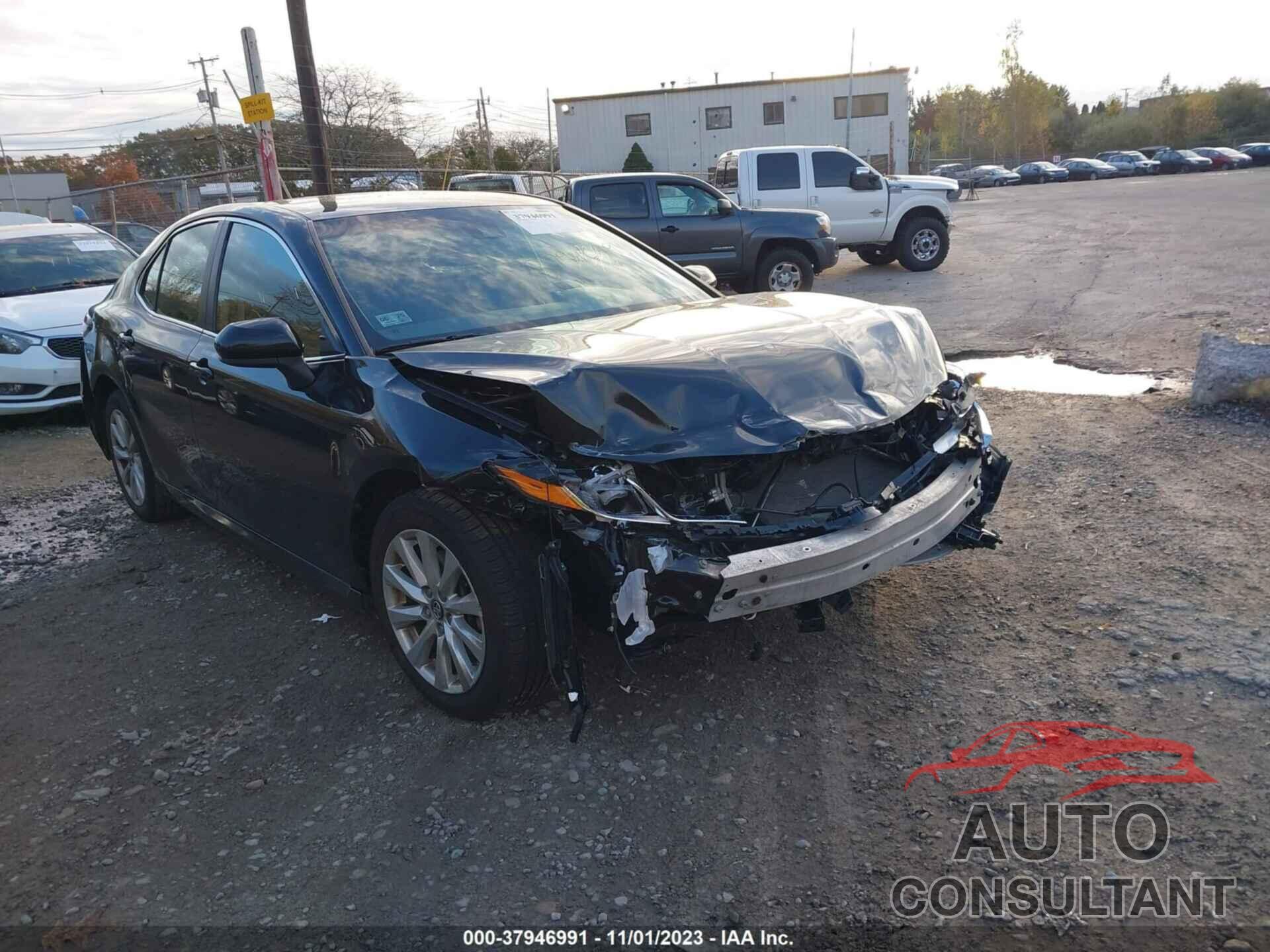 TOYOTA CAMRY 2018 - 4T1B11HK2JU592461