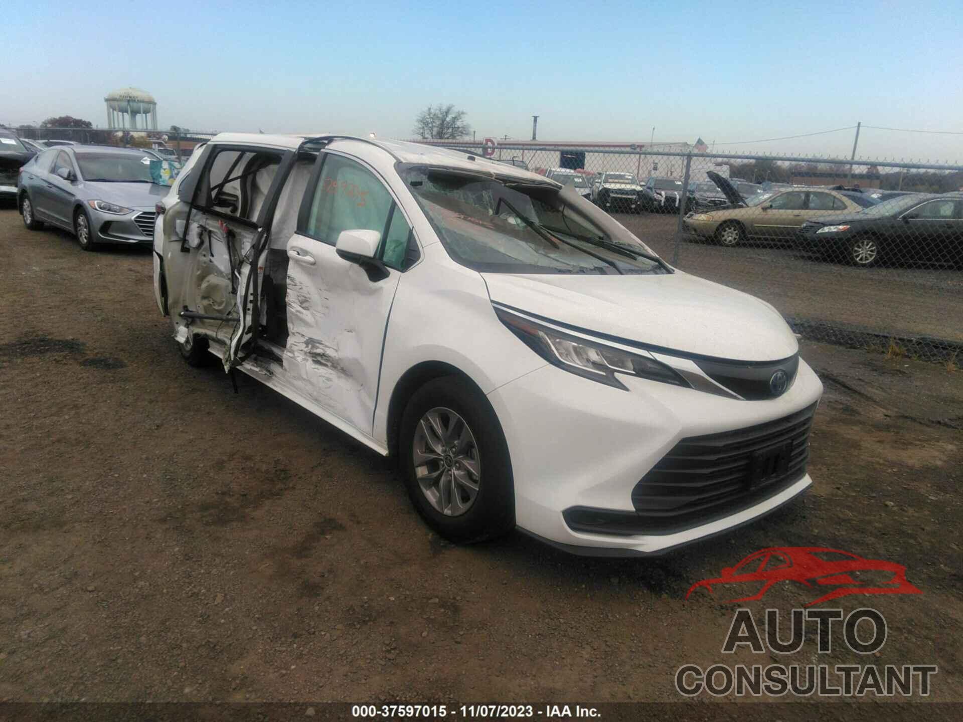 TOYOTA SIENNA 2022 - 5TDKRKEC2NS101591