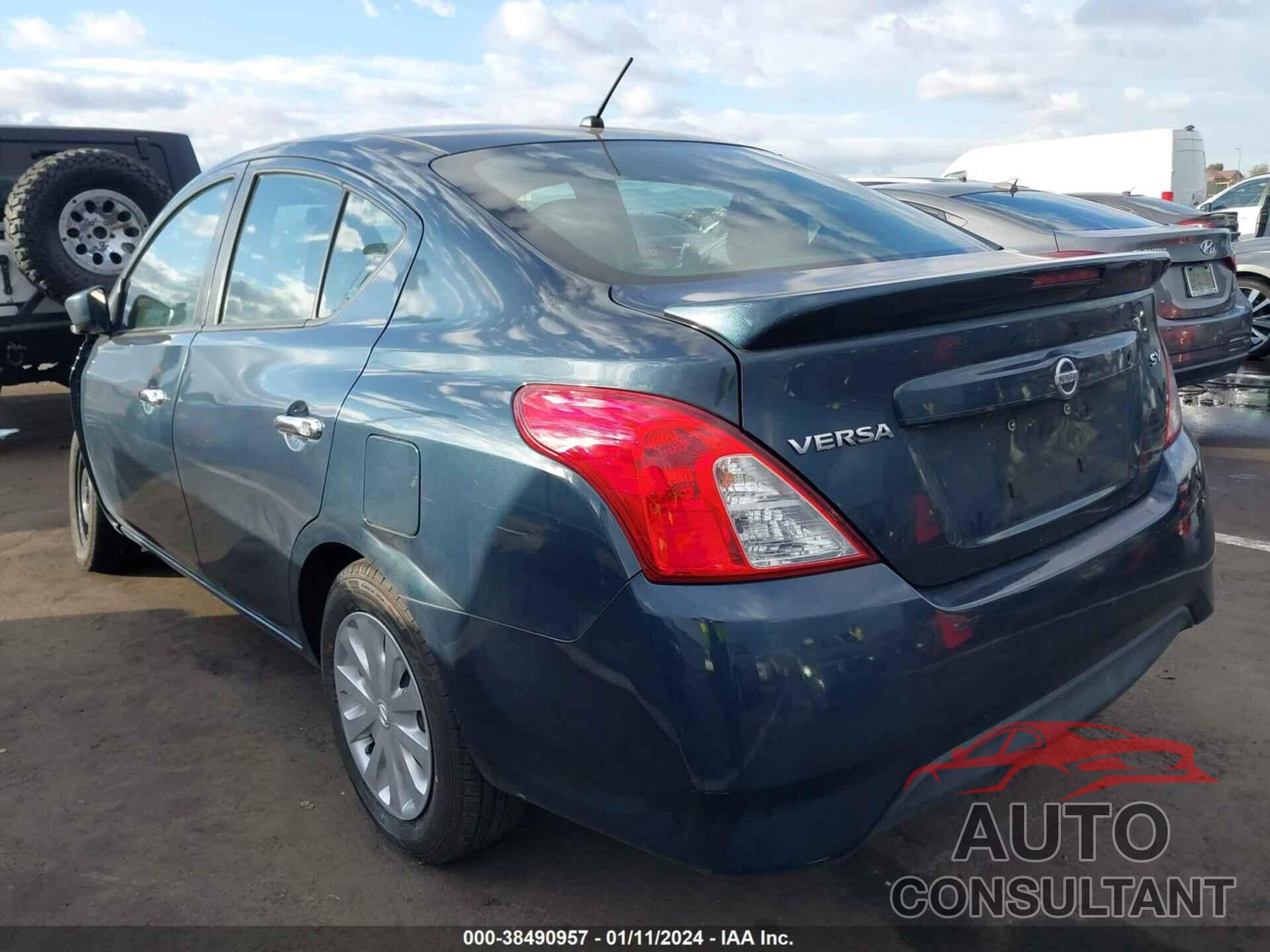 NISSAN VERSA 2017 - 3N1CN7AP5HL880732