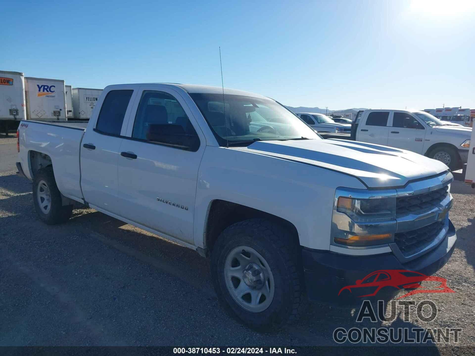 CHEVROLET SILVERADO 1500 2018 - 1GCVKNEC7JZ259615