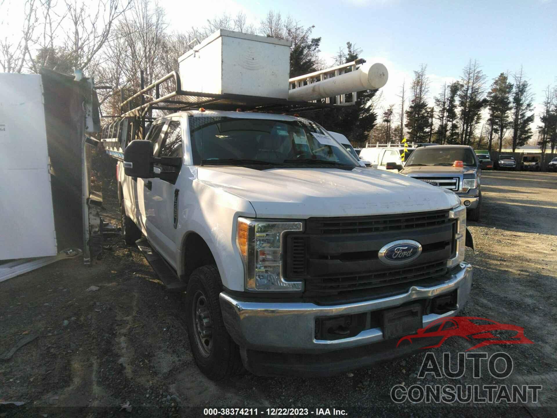 FORD F-350 2017 - 1FT8W3B67HEF32008