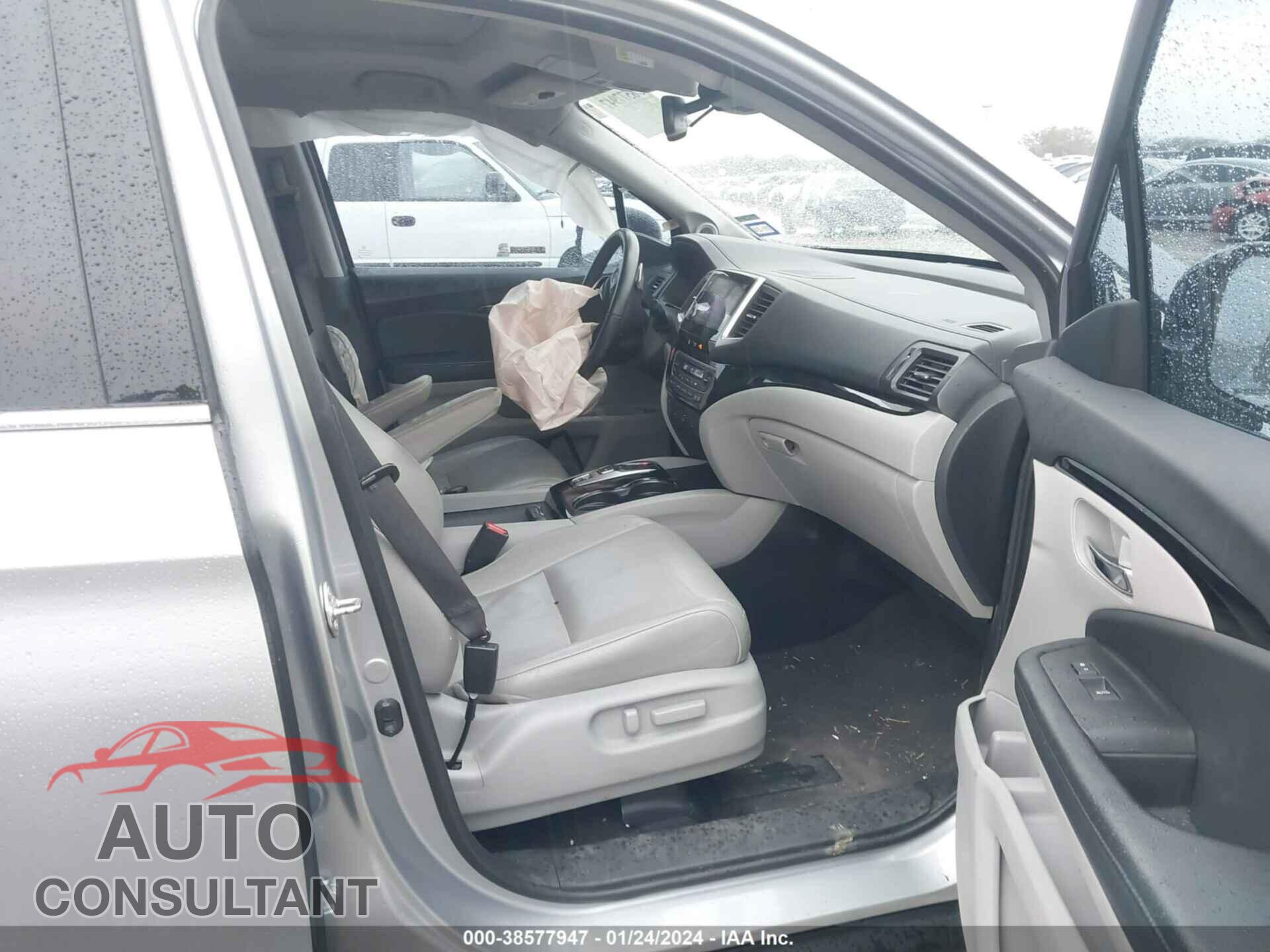 HONDA PILOT 2017 - 5FNYF5H94HB028575