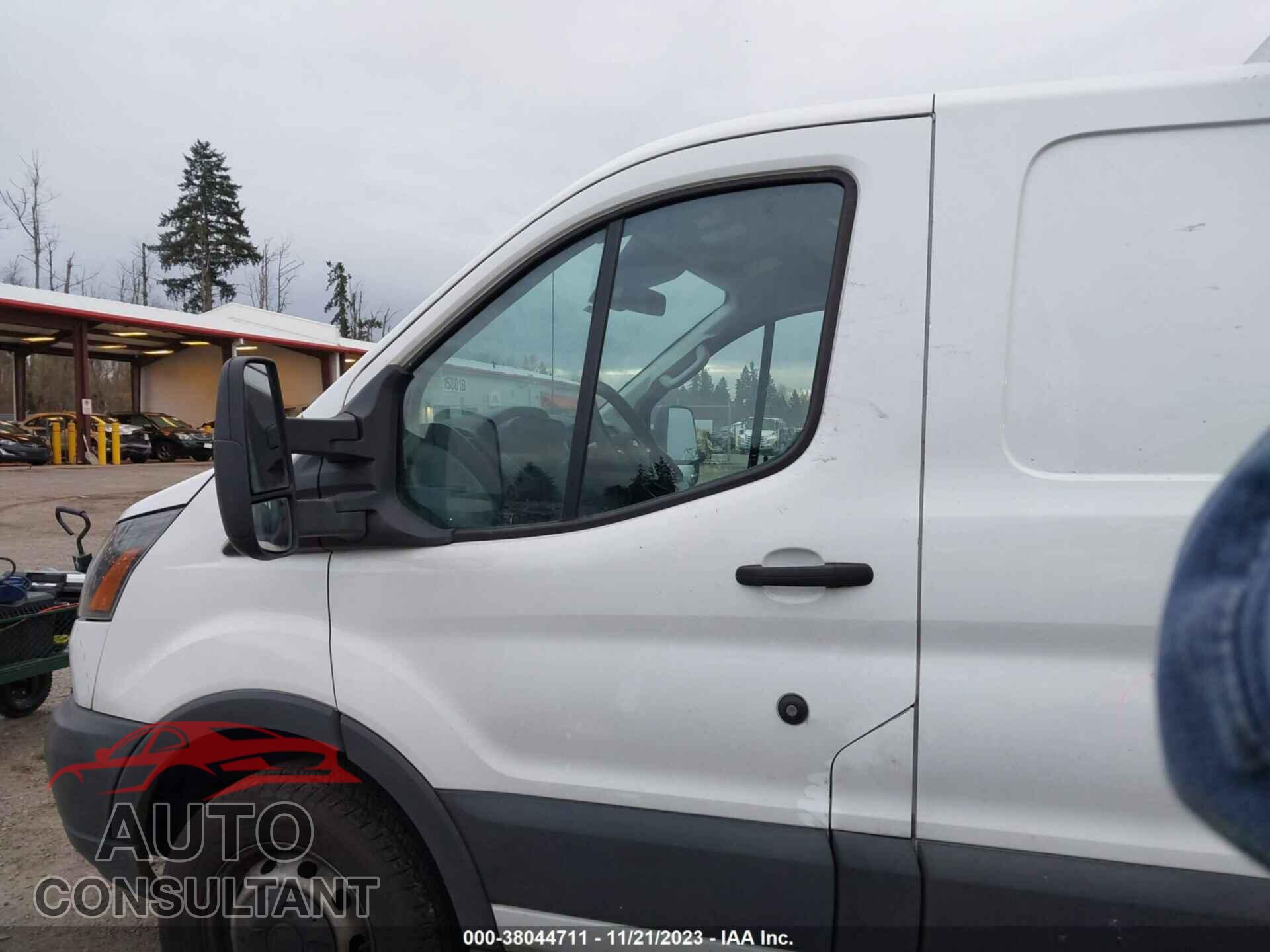 FORD TRANSIT-150 2016 - 1FTYE2YM8GKA97695