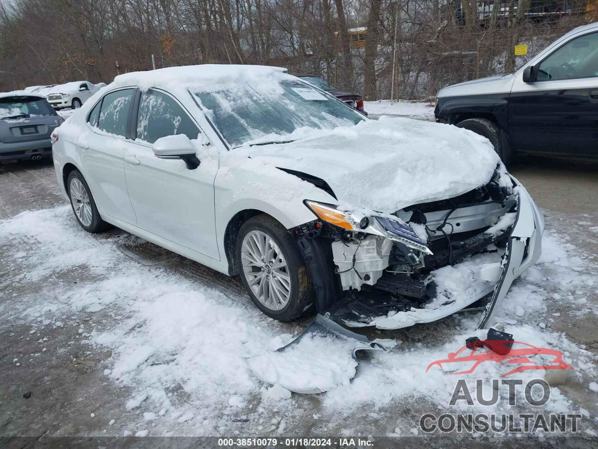 TOYOTA CAMRY 2018 - 4T1B11HK5JU016461