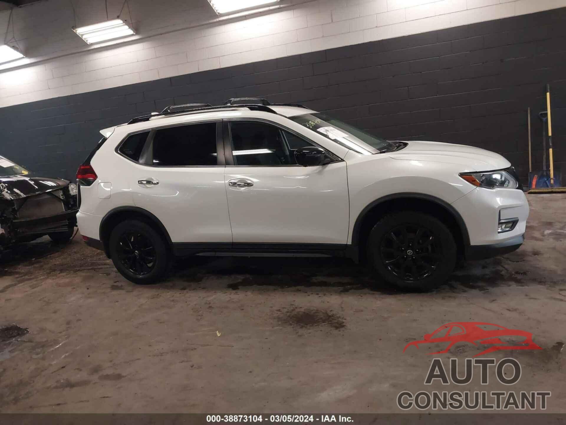 NISSAN ROGUE 2018 - 5N1AT2MV6JC801105