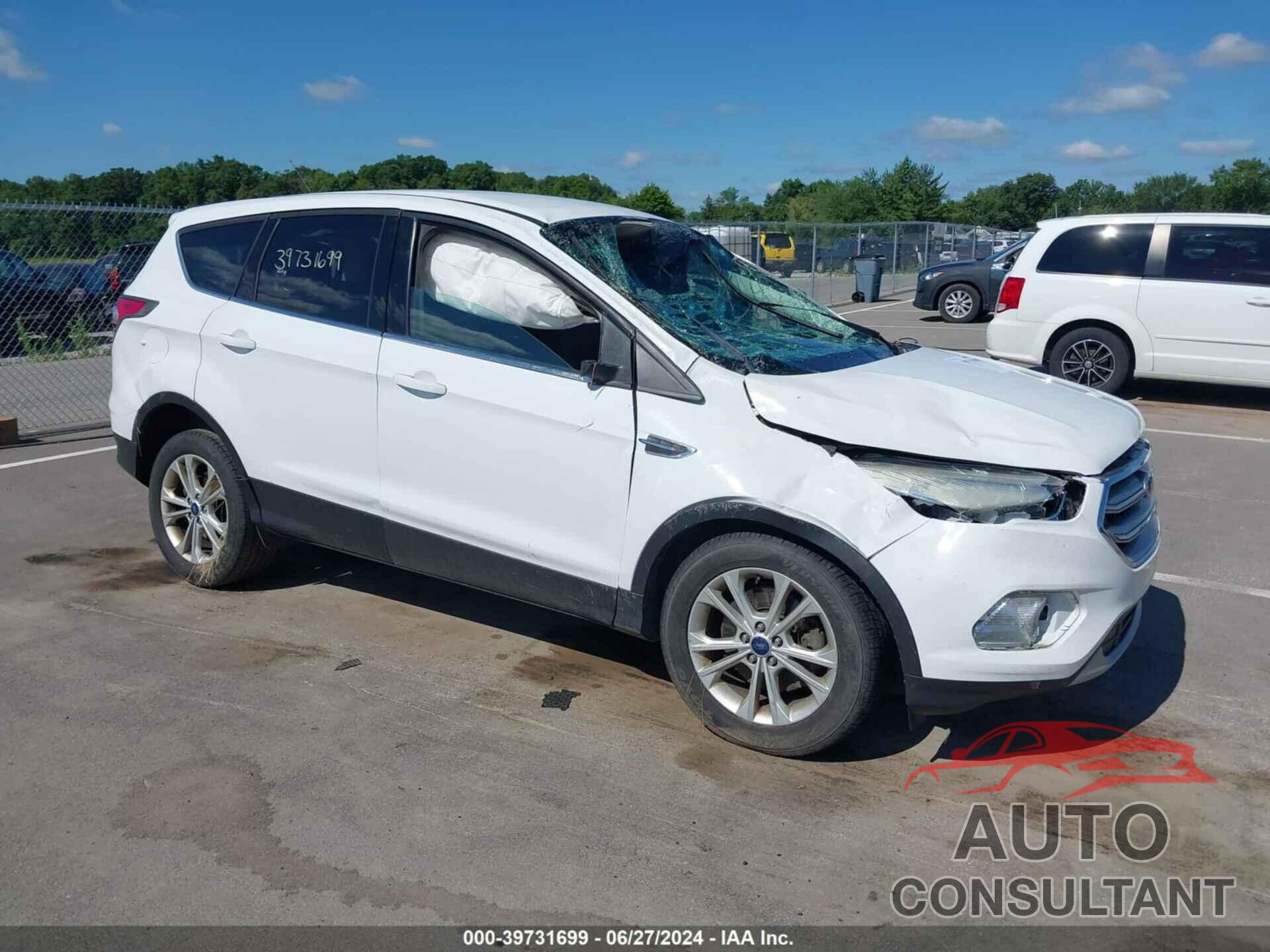 FORD ESCAPE 2017 - 1FMCU9GD7HUA11091