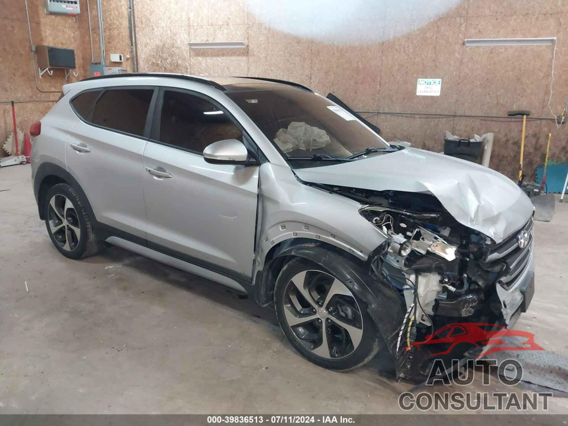 HYUNDAI TUCSON 2018 - KM8J33A24JU751086