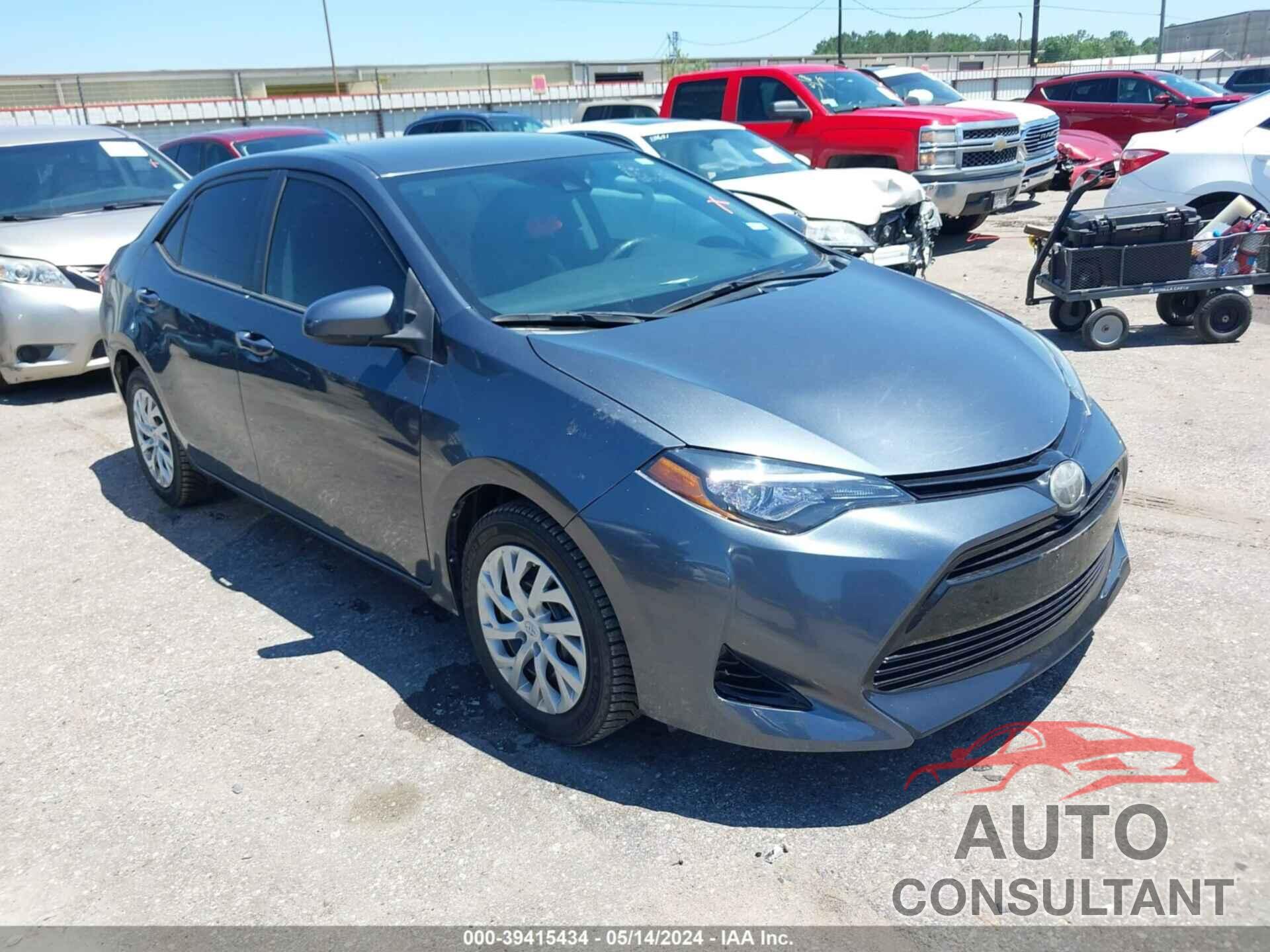 TOYOTA COROLLA 2018 - 5YFBURHE2JP798607