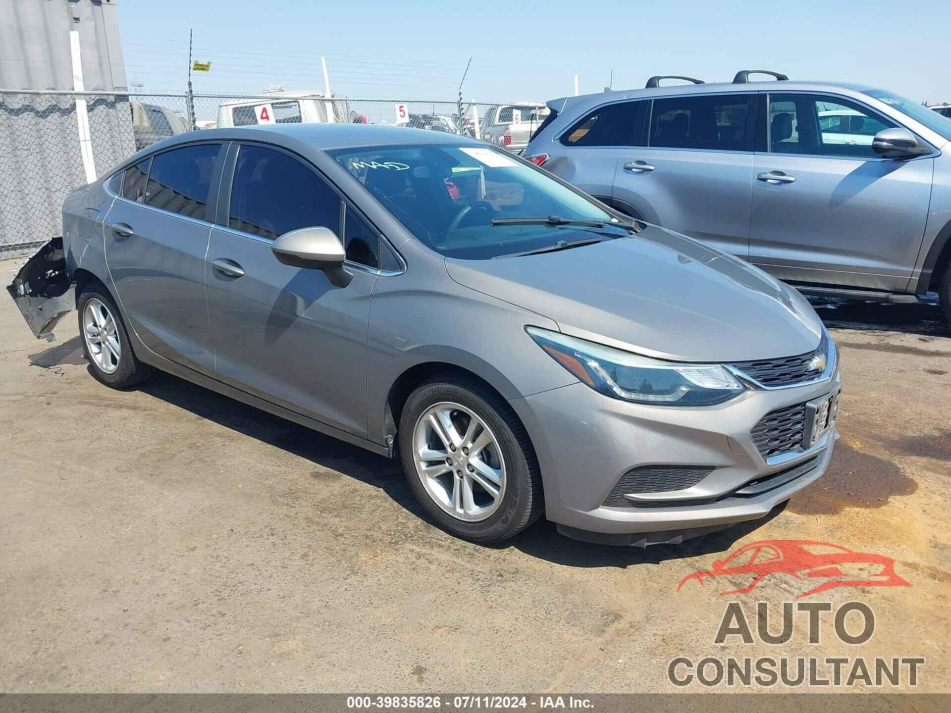 CHEVROLET CRUZE 2018 - 1G1BE5SM9J7143098