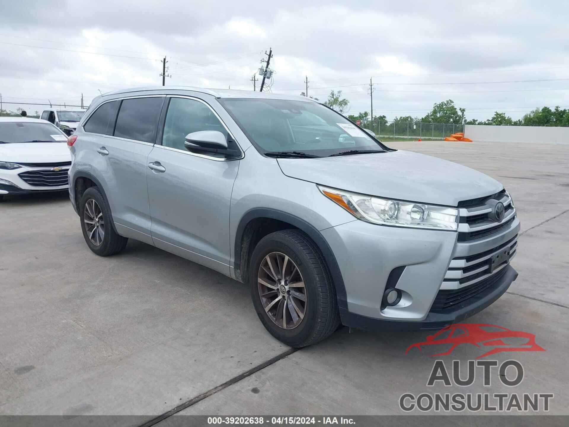 TOYOTA HIGHLANDER 2018 - 5TDKZRFH3JS527027