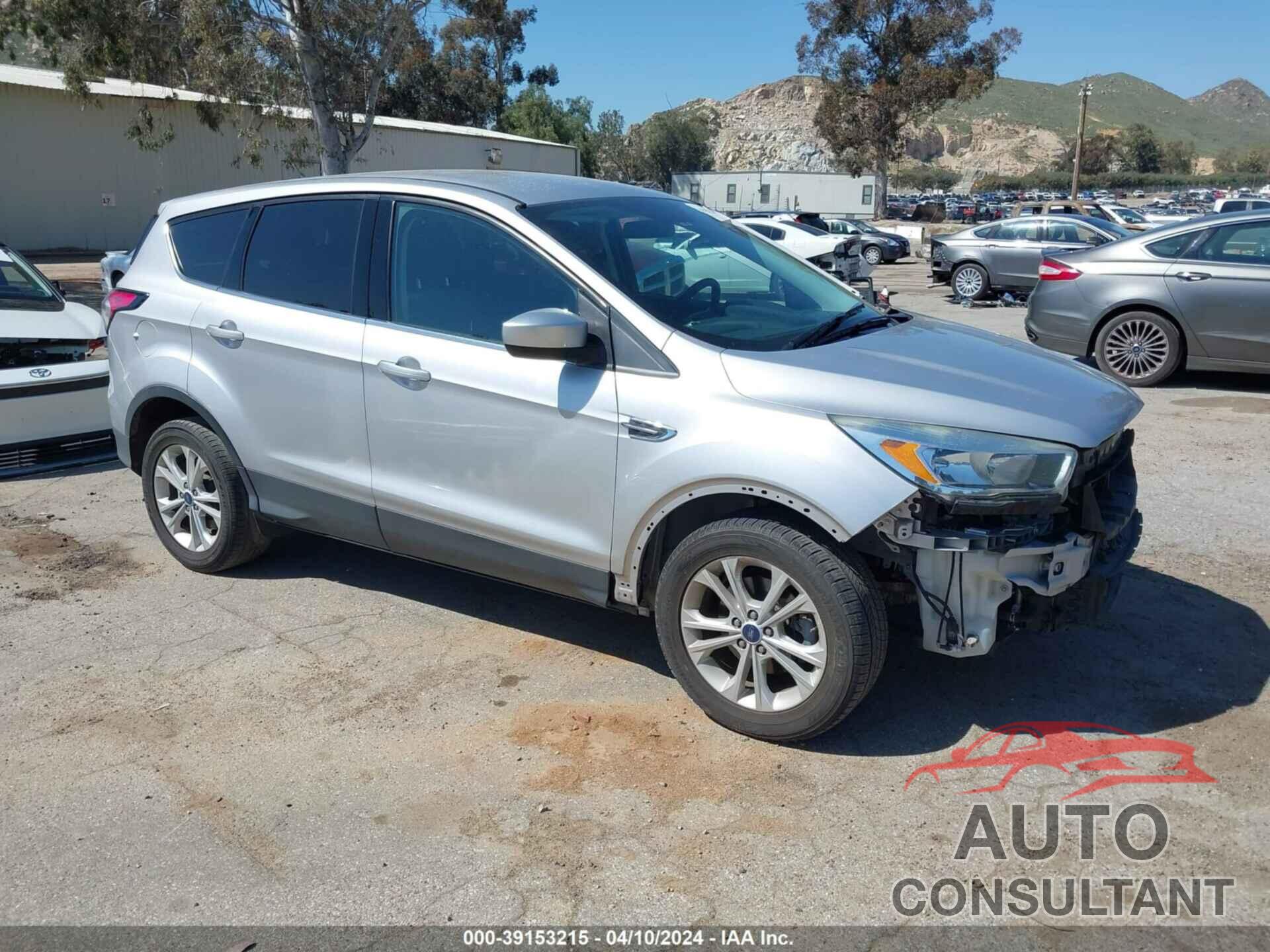 FORD ESCAPE 2017 - 1FMCU0GD9HUC88174