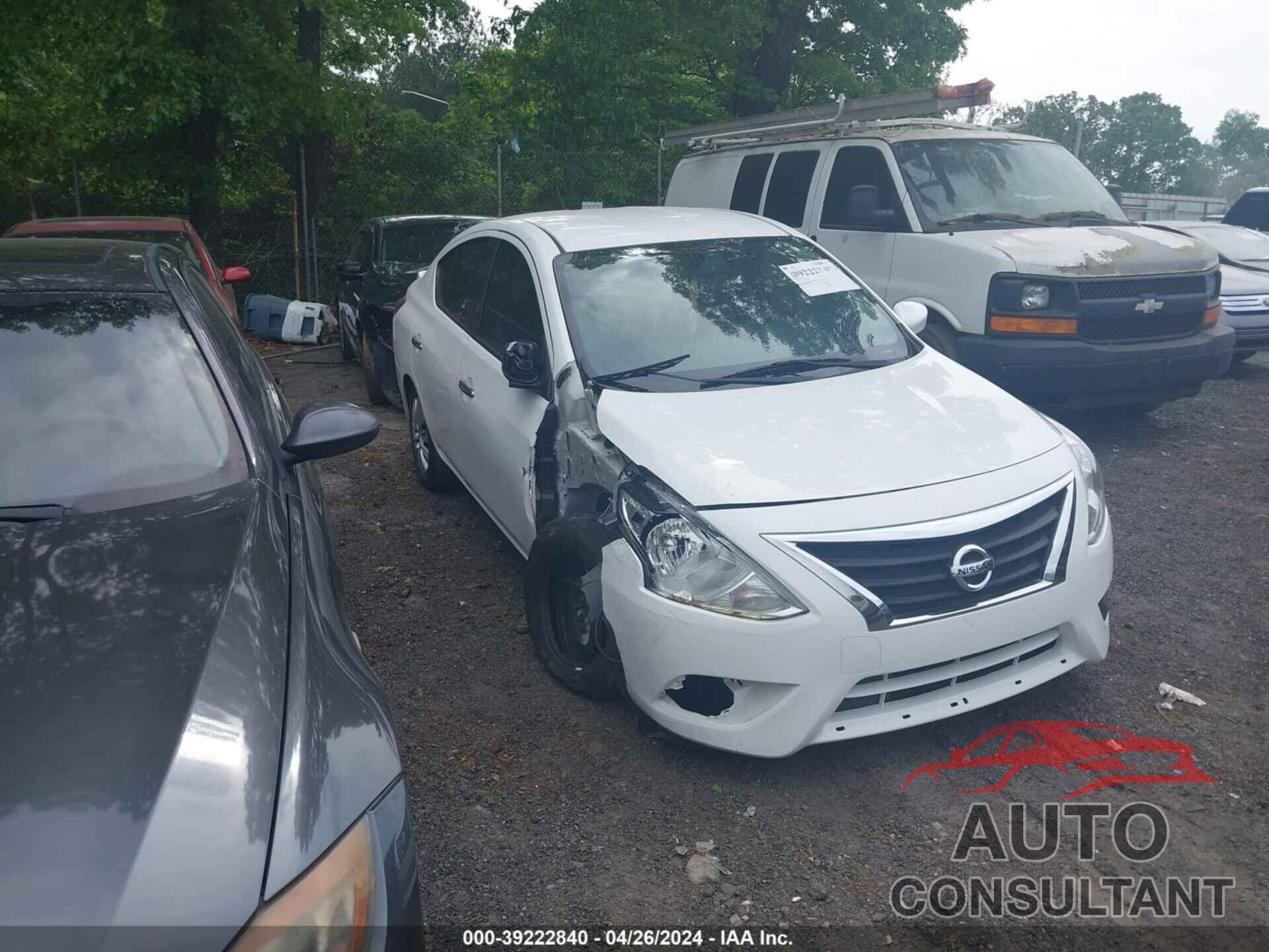 NISSAN VERSA 2018 - 3N1CN7AP7JL822210