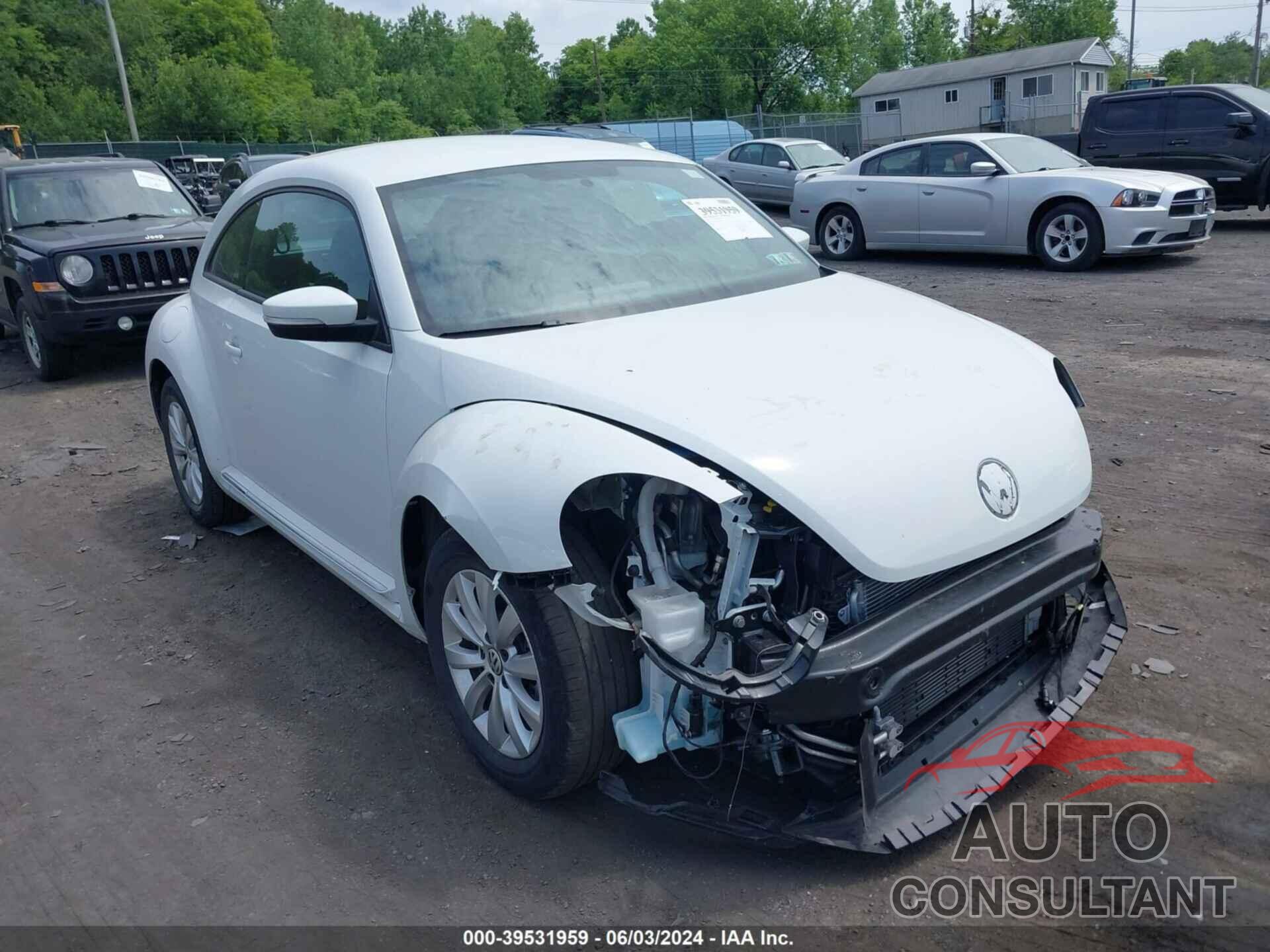 VOLKSWAGEN BEETLE 2019 - 3VWFD7AT3KM720552