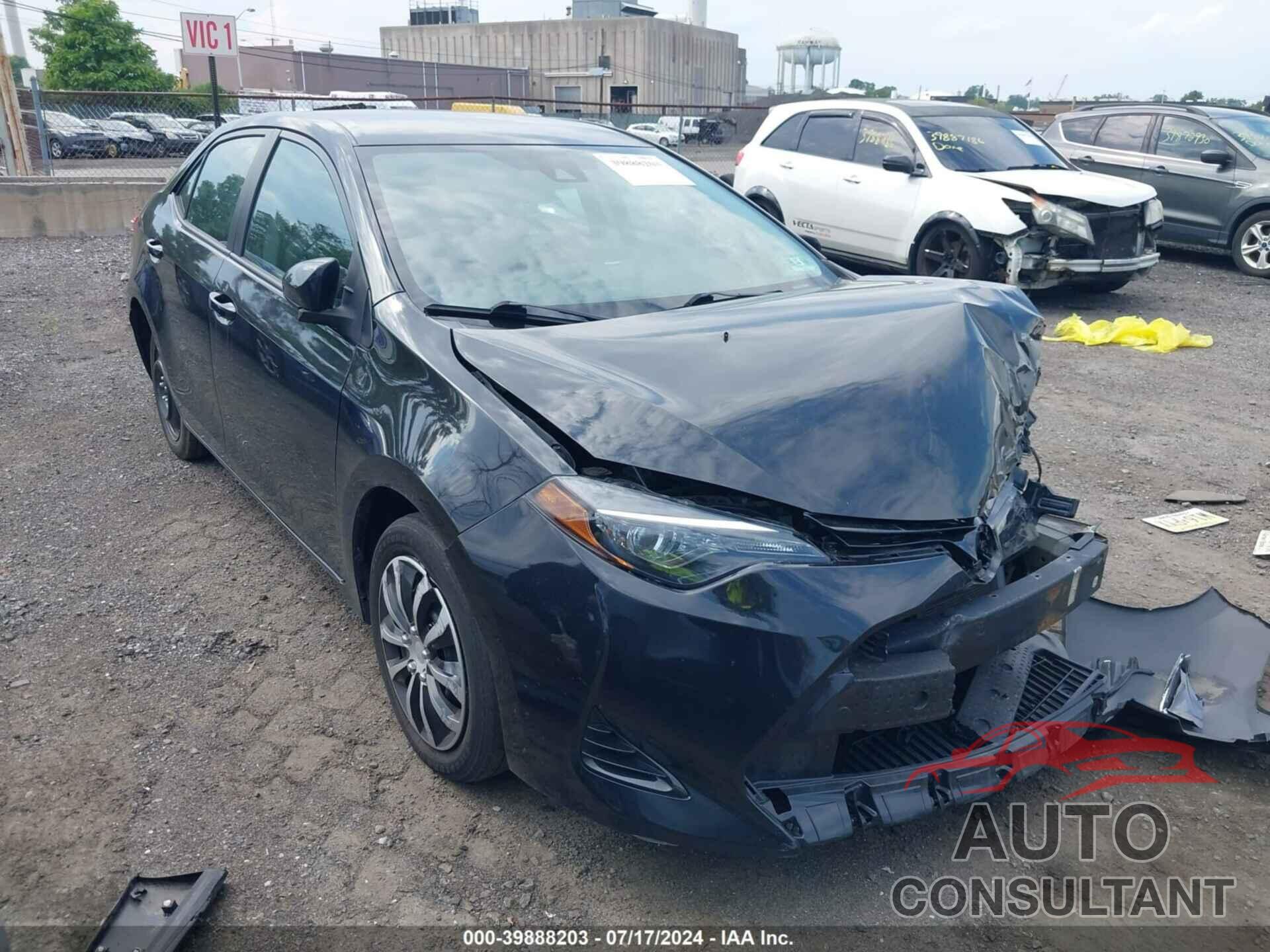 TOYOTA COROLLA 2018 - 5YFBURHE1JP852463