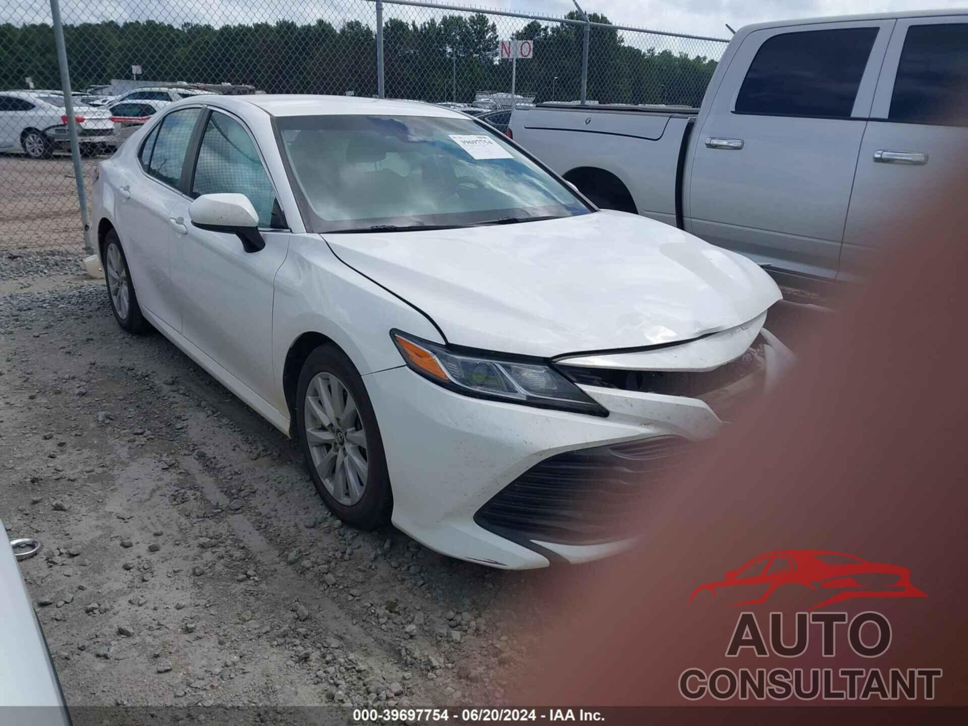 TOYOTA CAMRY 2018 - 4T1B11HK8JU564826