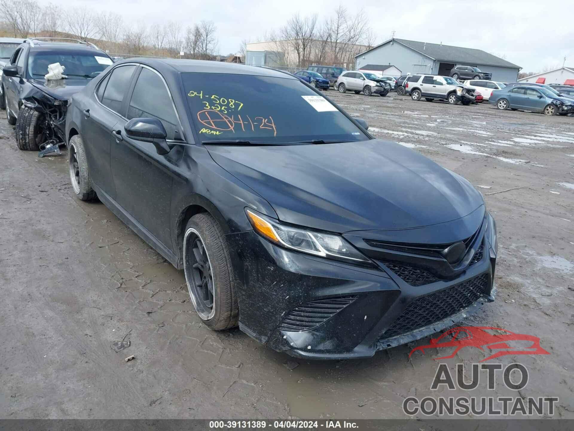 TOYOTA CAMRY 2018 - 4T1B11HK4JU532567