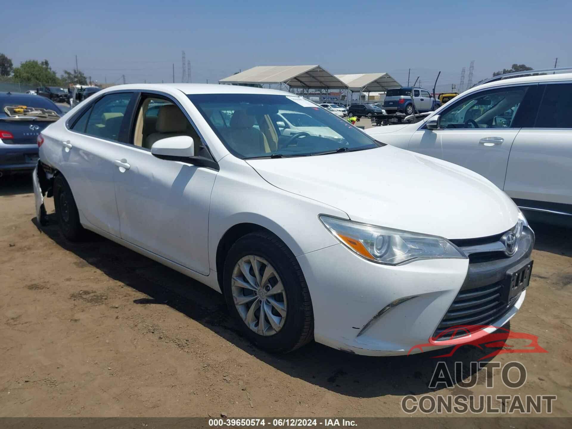 TOYOTA CAMRY 2016 - 4T4BF1FK2GR557017