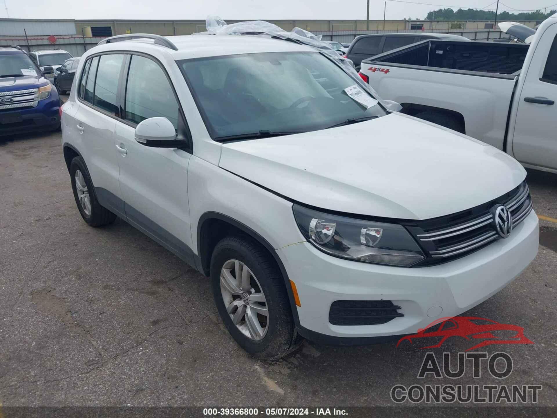 VOLKSWAGEN TIGUAN 2017 - WVGAV7AX6HK009422