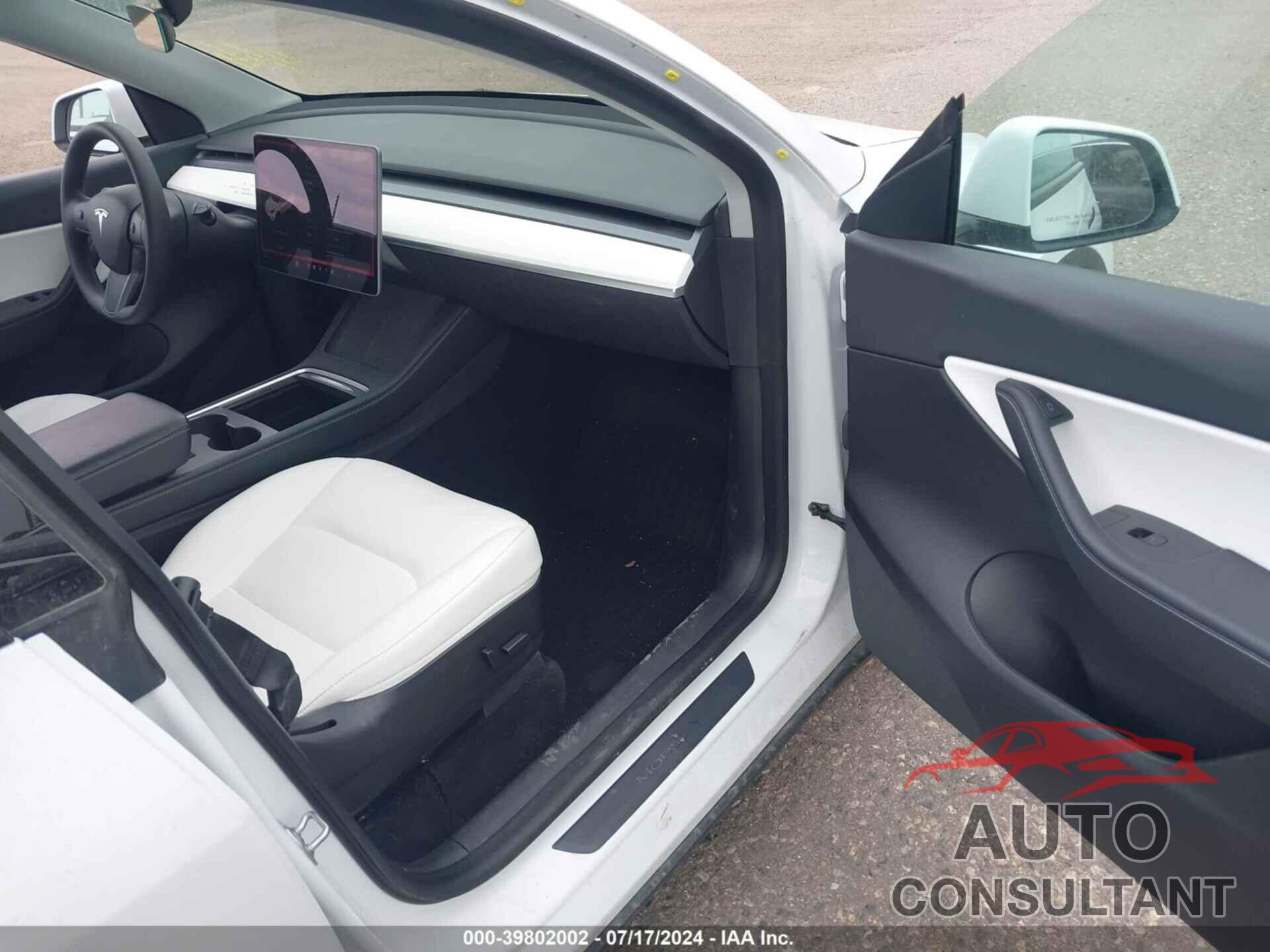 TESLA MODEL Y 2021 - 5YJYGDEE8MF266500