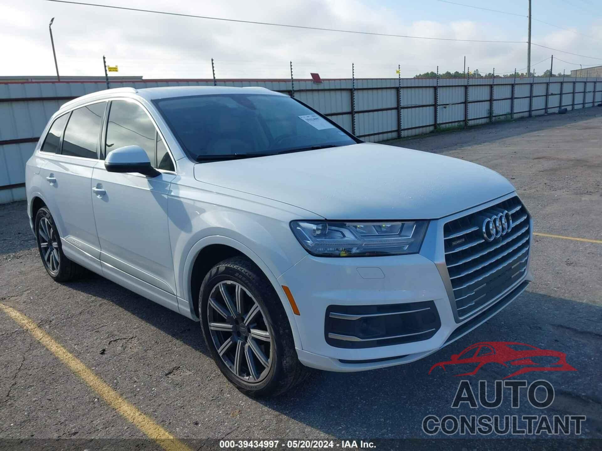 AUDI Q7 2018 - WA1LHAF74JD007036