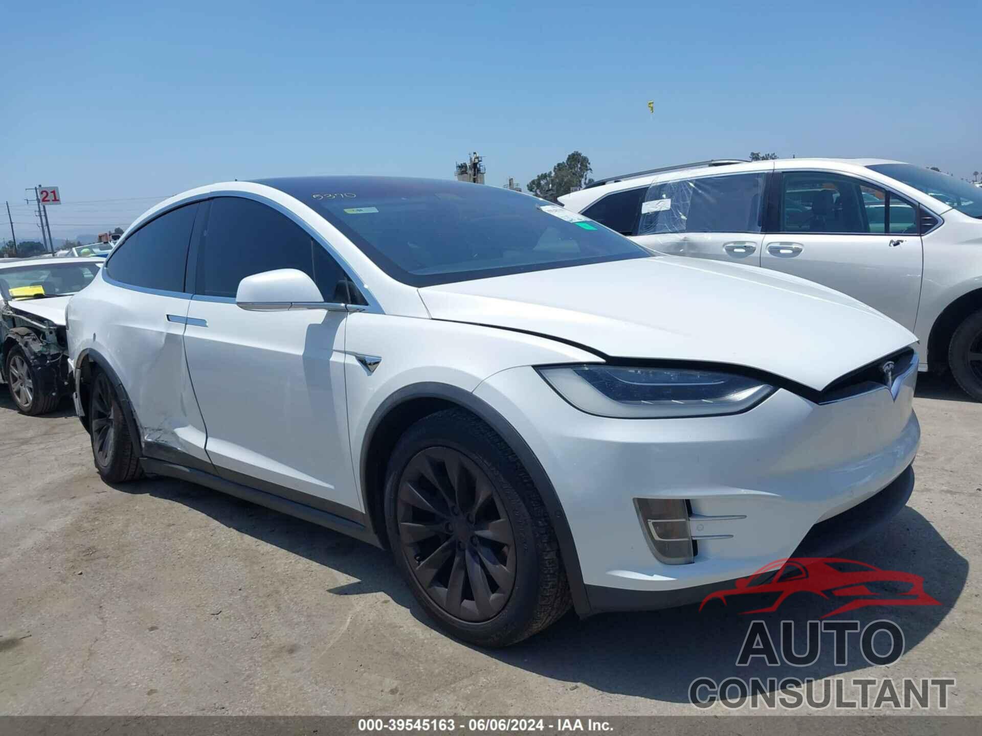 TESLA MODEL X 2016 - 5YJXCAE24GF023704