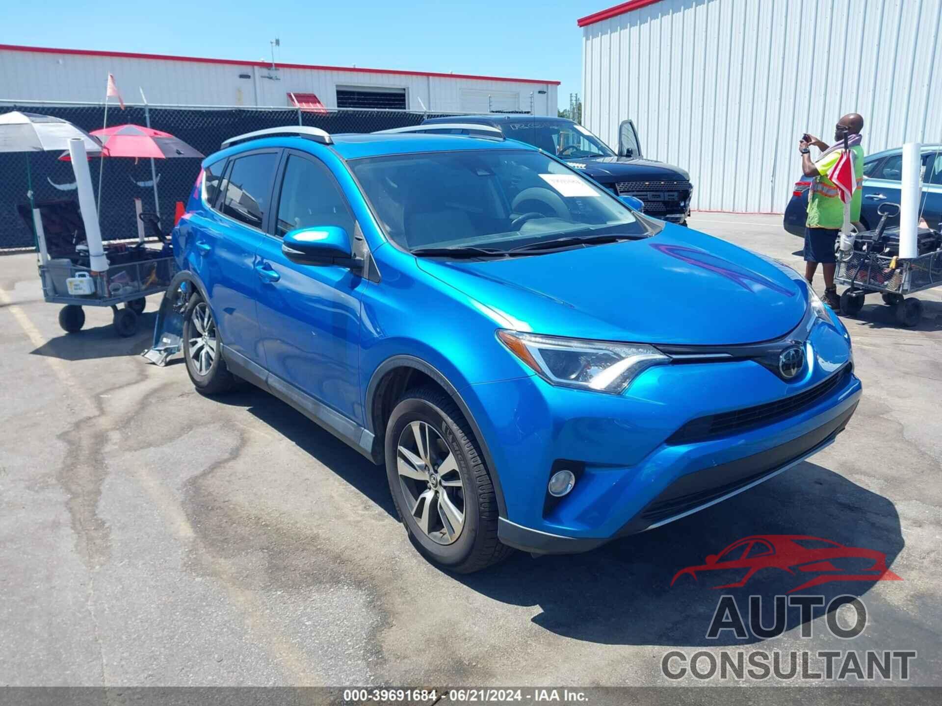 TOYOTA RAV4 2018 - JTMWFREV5JJ737854