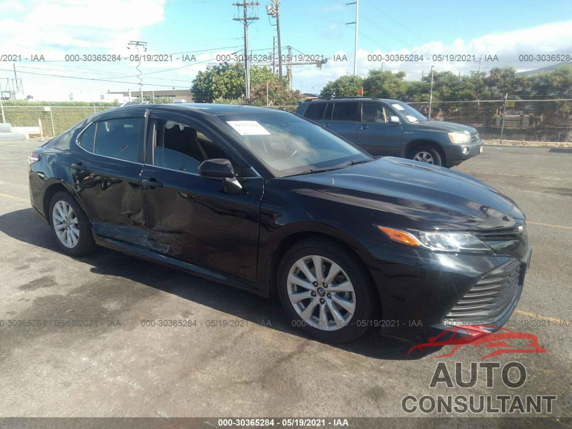 TOYOTA CAMRY 2018 - 4T1B11HK7JU674086