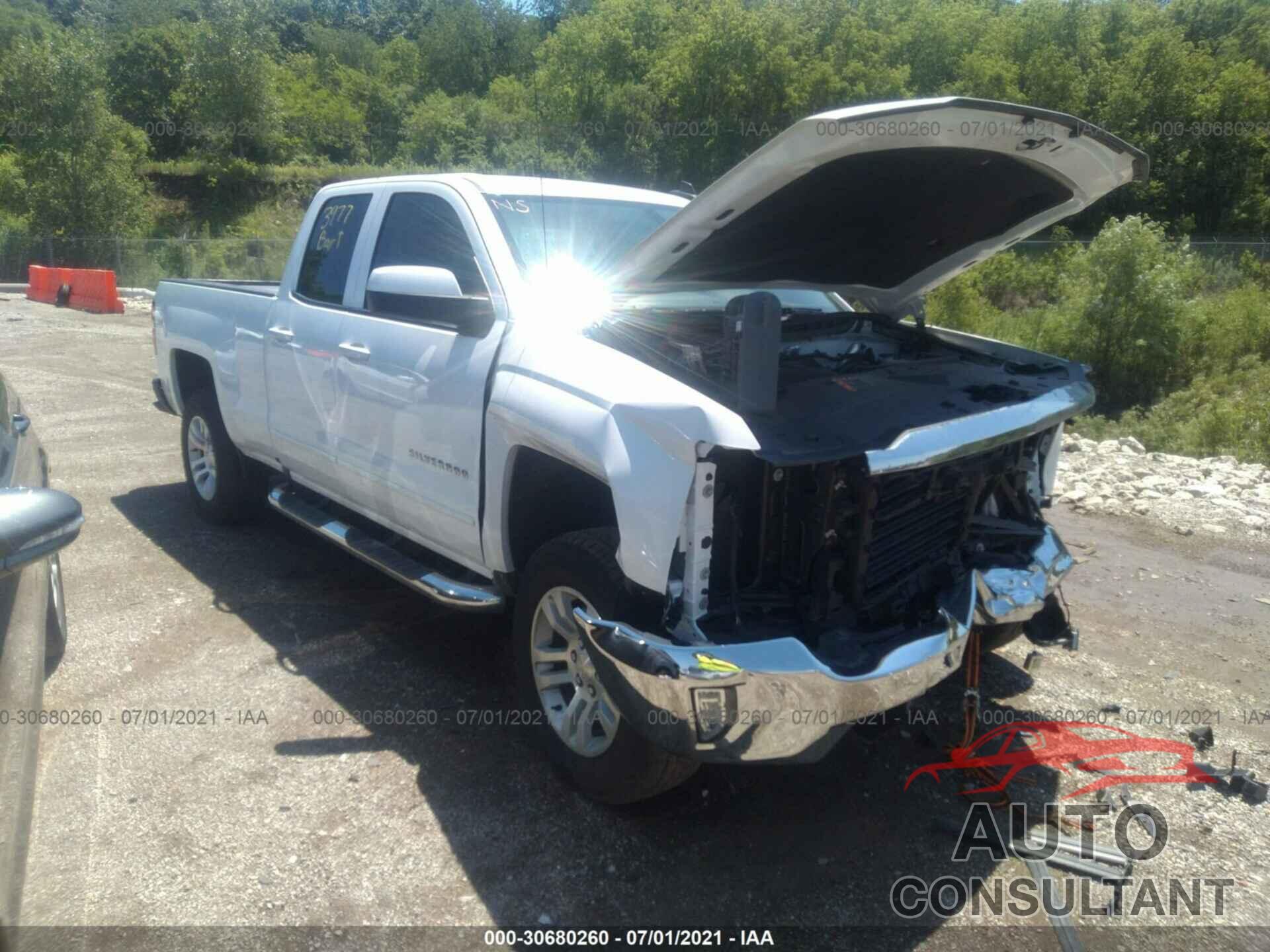 CHEVROLET SILVERADO 1500 2018 - 1GCRCREC4JZ343977
