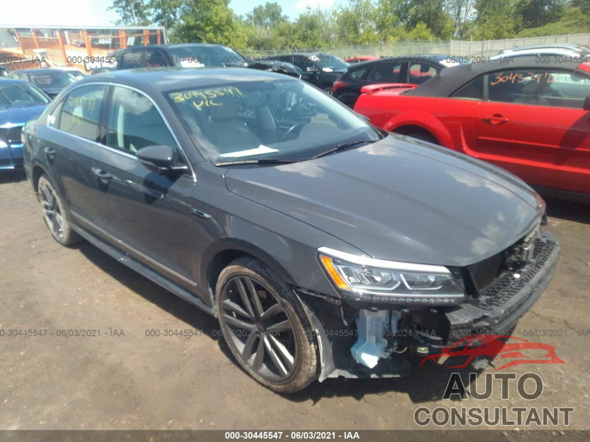VOLKSWAGEN PASSAT 2017 - 1VWDT7A33HC049758