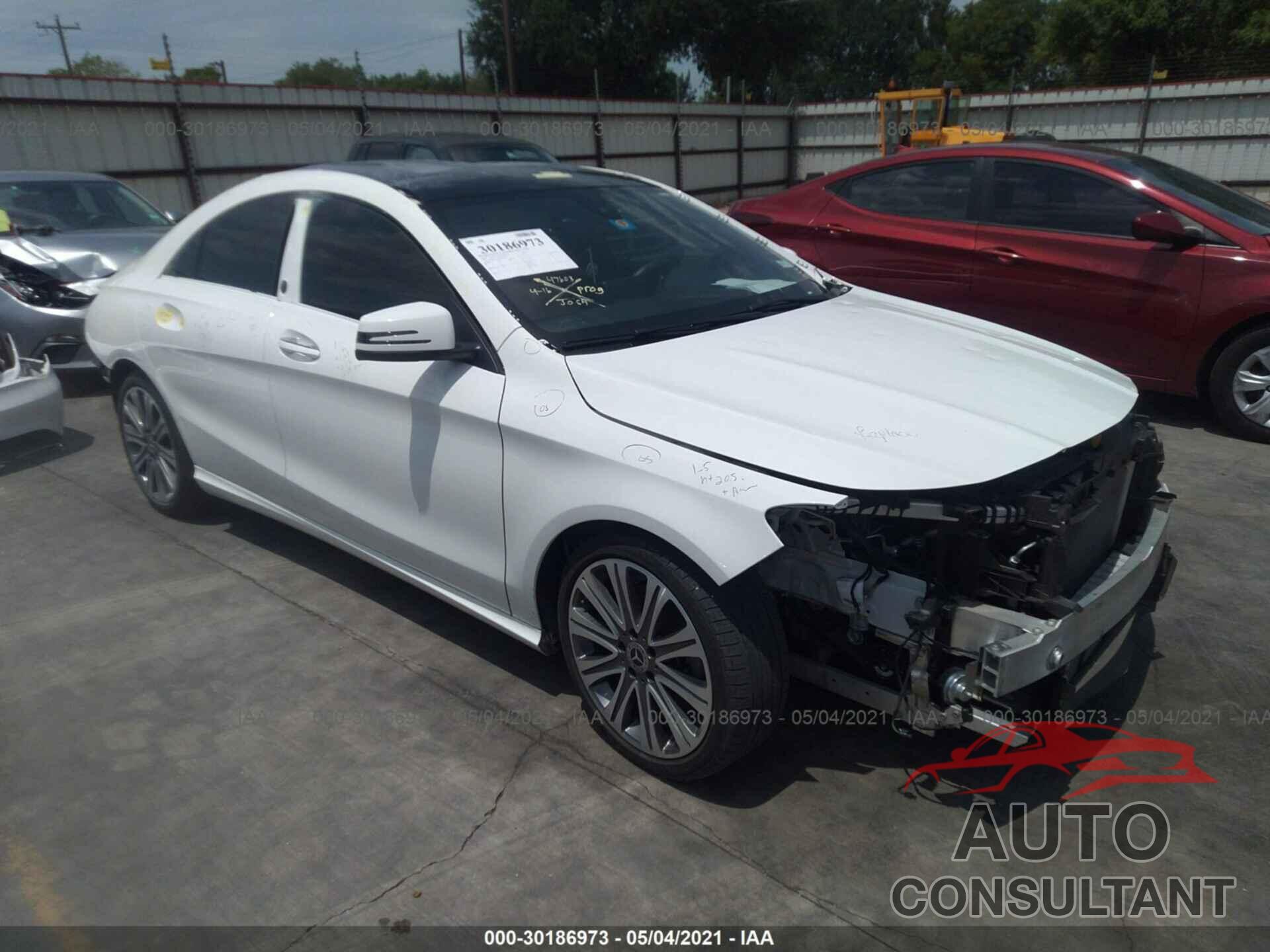 MERCEDES-BENZ CLA 2018 - WDDSJ4GB9JN668409