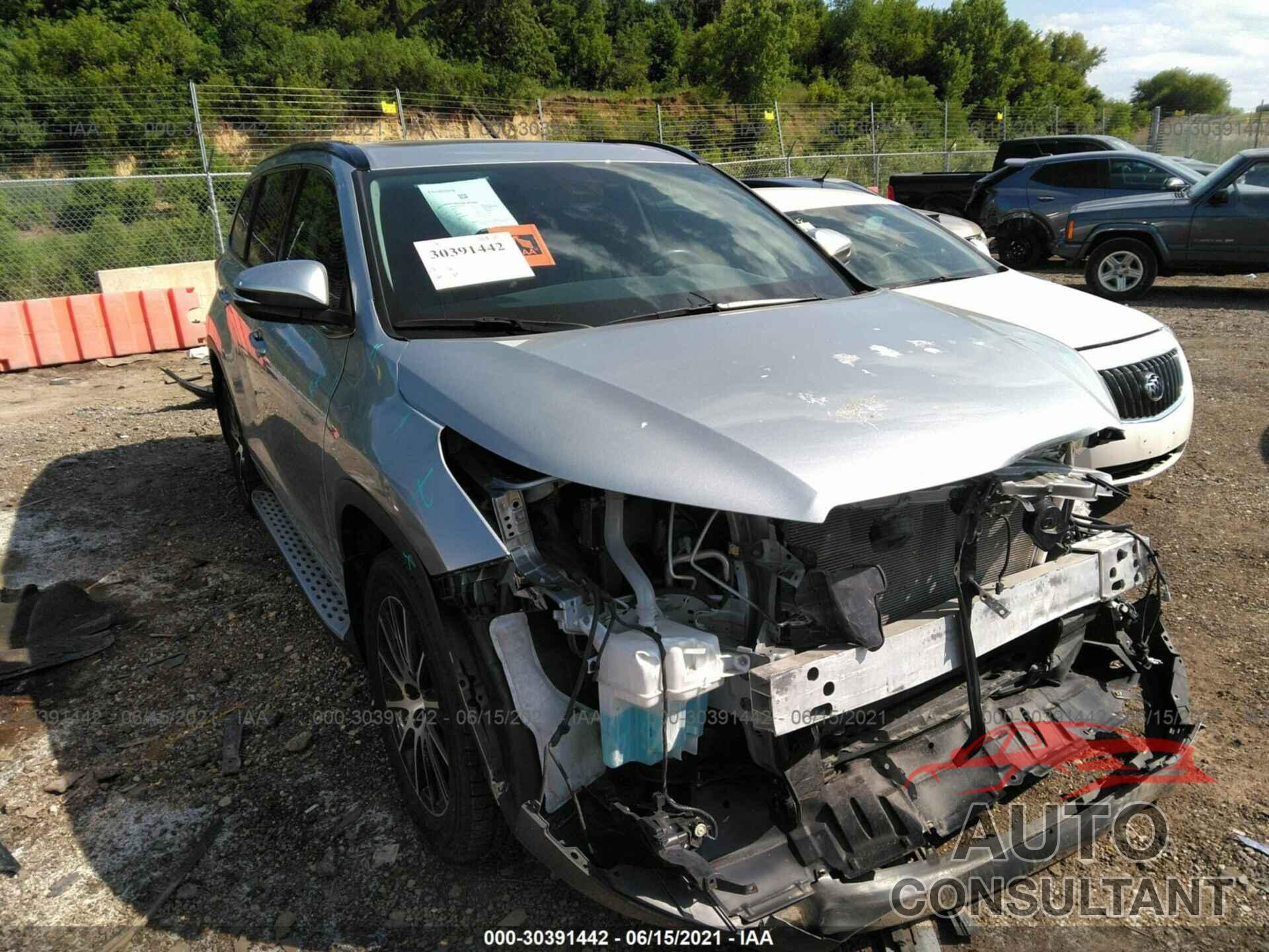 TOYOTA HIGHLANDER 2017 - 5TDKZRFH2HS509323