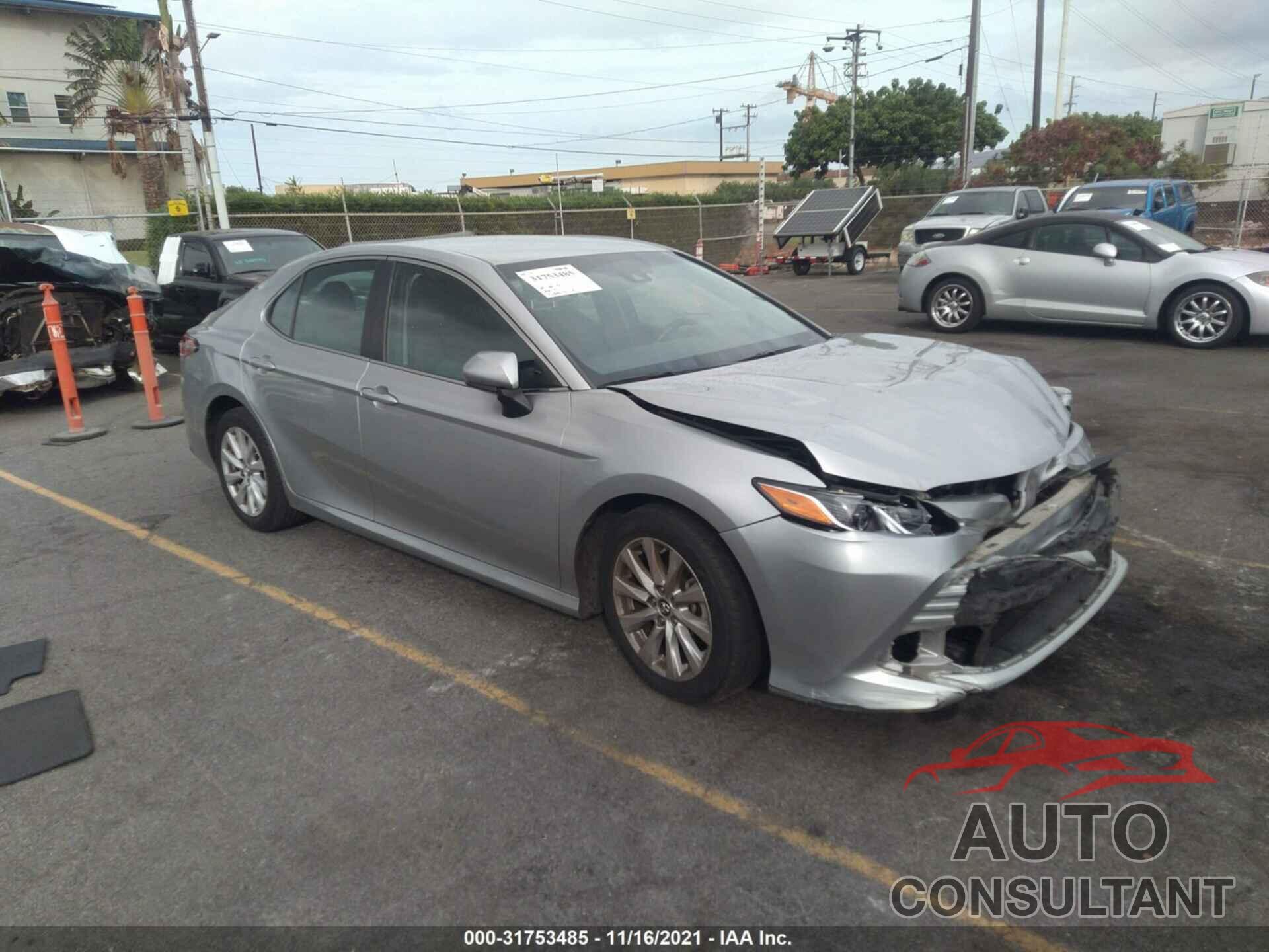 TOYOTA CAMRY 2018 - 4T1B11HK7JU070425