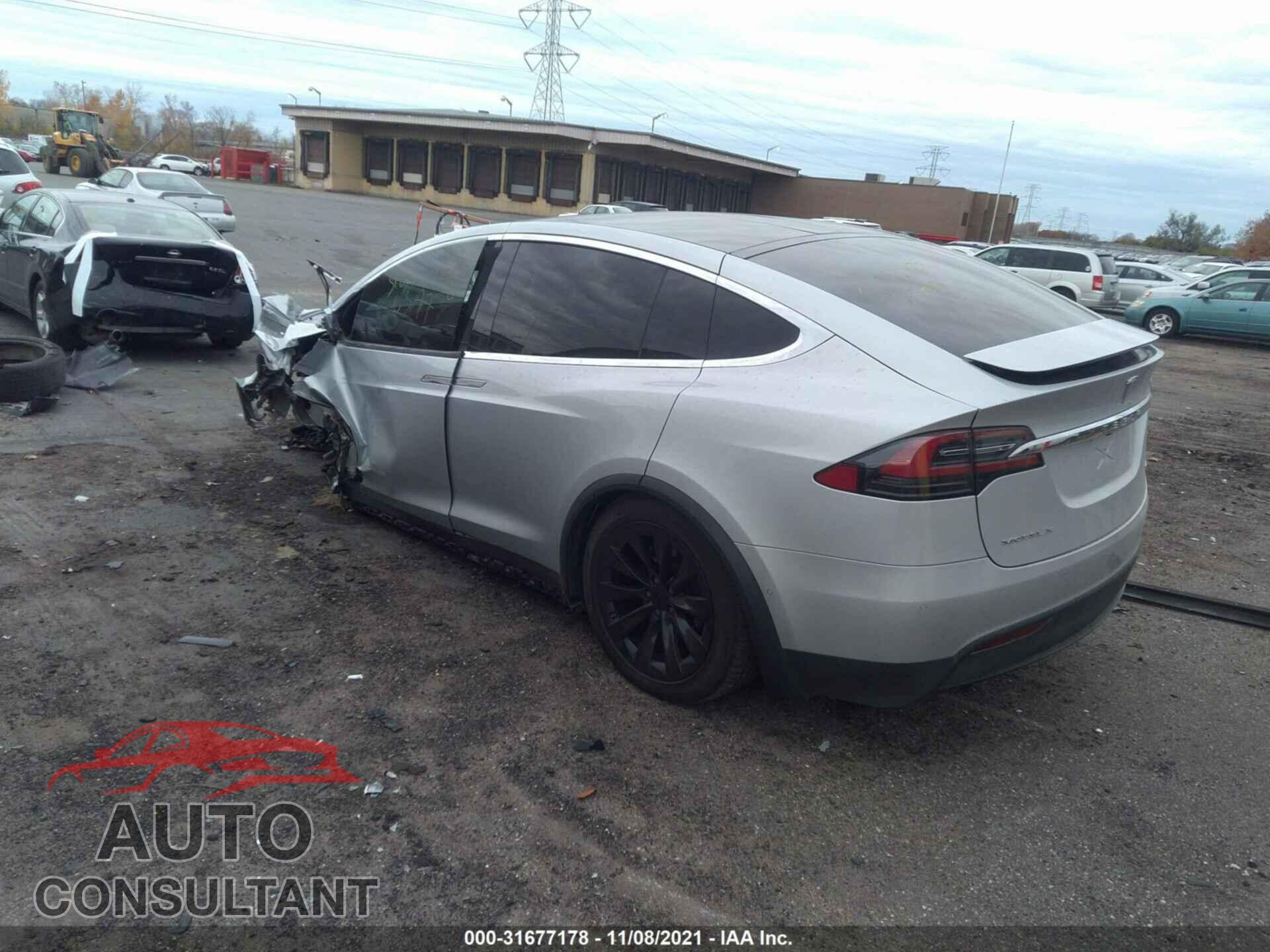 TESLA MODEL X 2016 - 5YJXCBE21GF004016