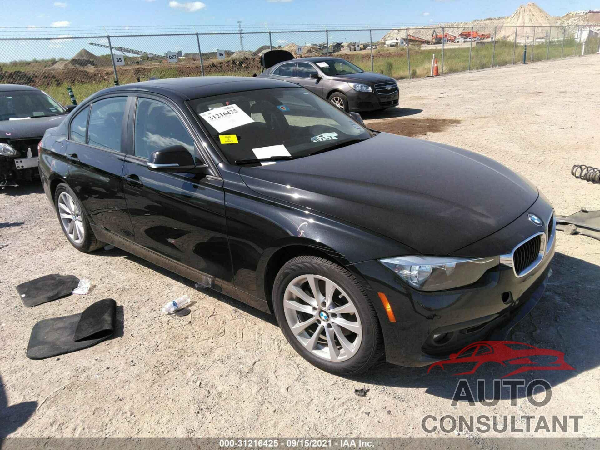 BMW 3 SERIES 2017 - WBA8E1G50HNU13821