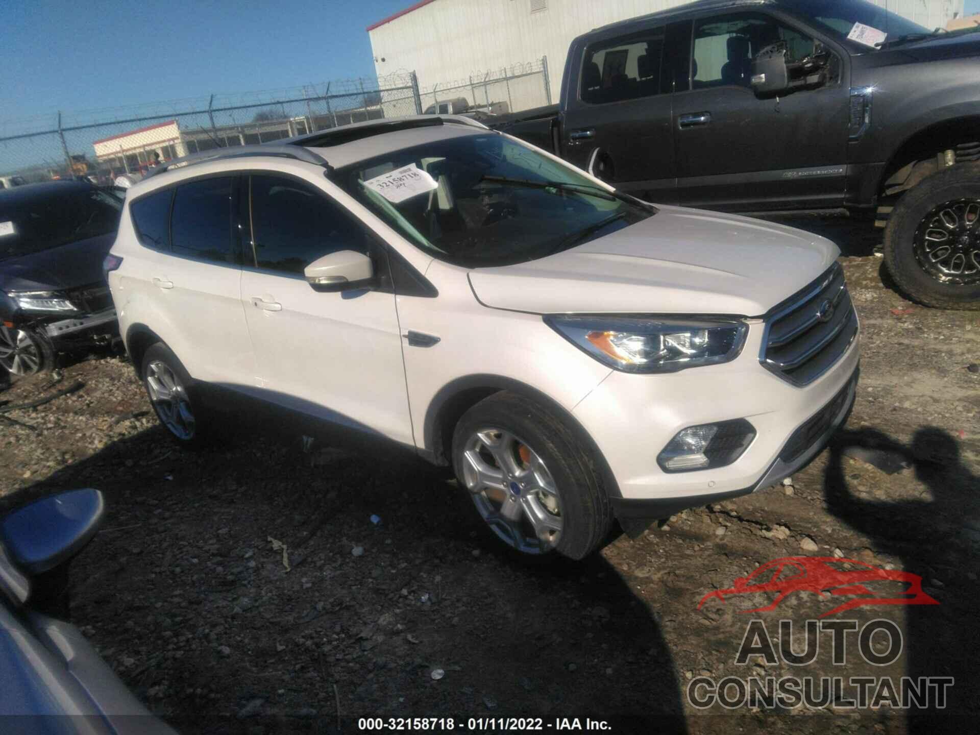 FORD ESCAPE 2017 - 1FMCU0J96HUE56793